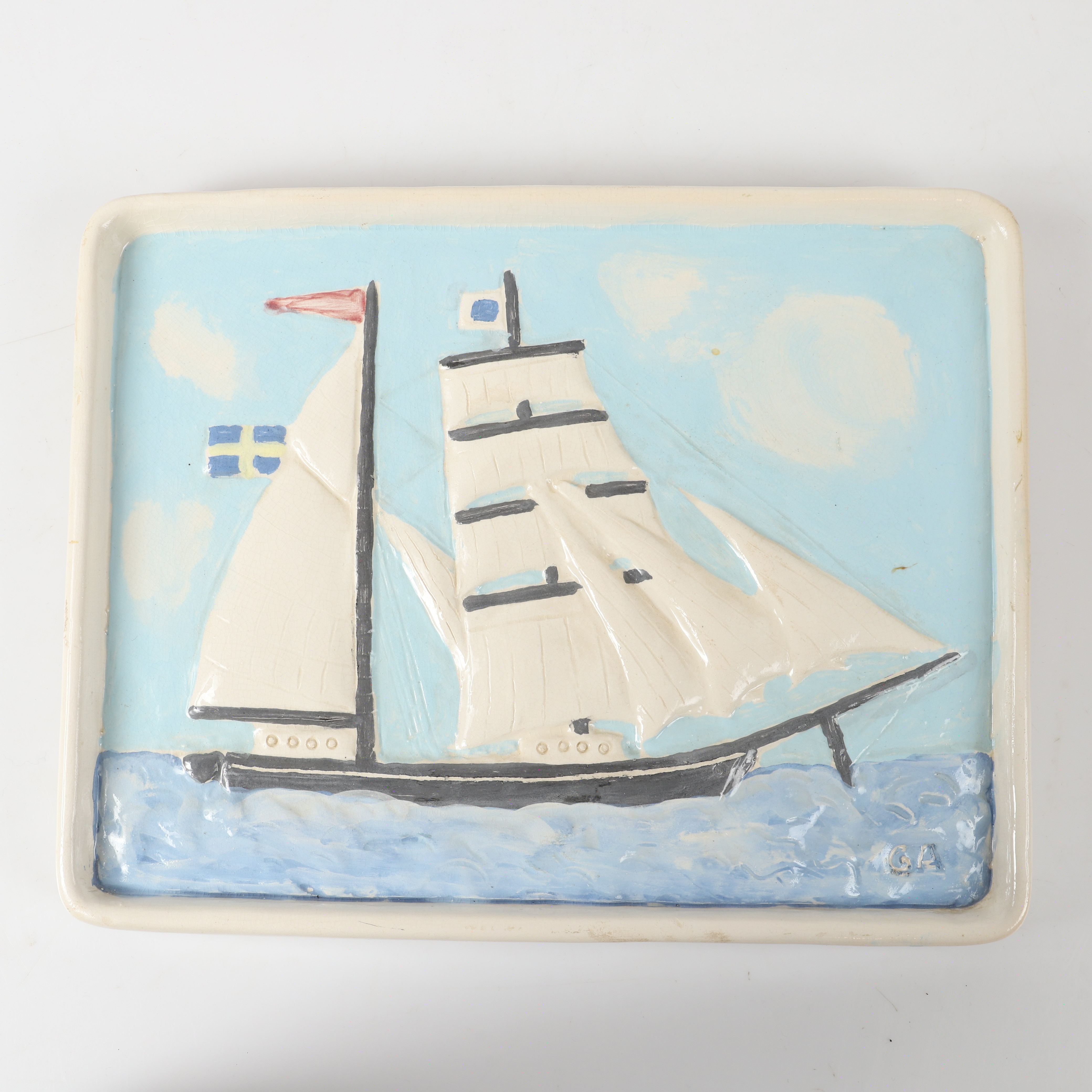 GUNNAR ANDERSSON. Väggrelief, "Råskonarseglare Aktiv", keramik, Höganäs, signerad.