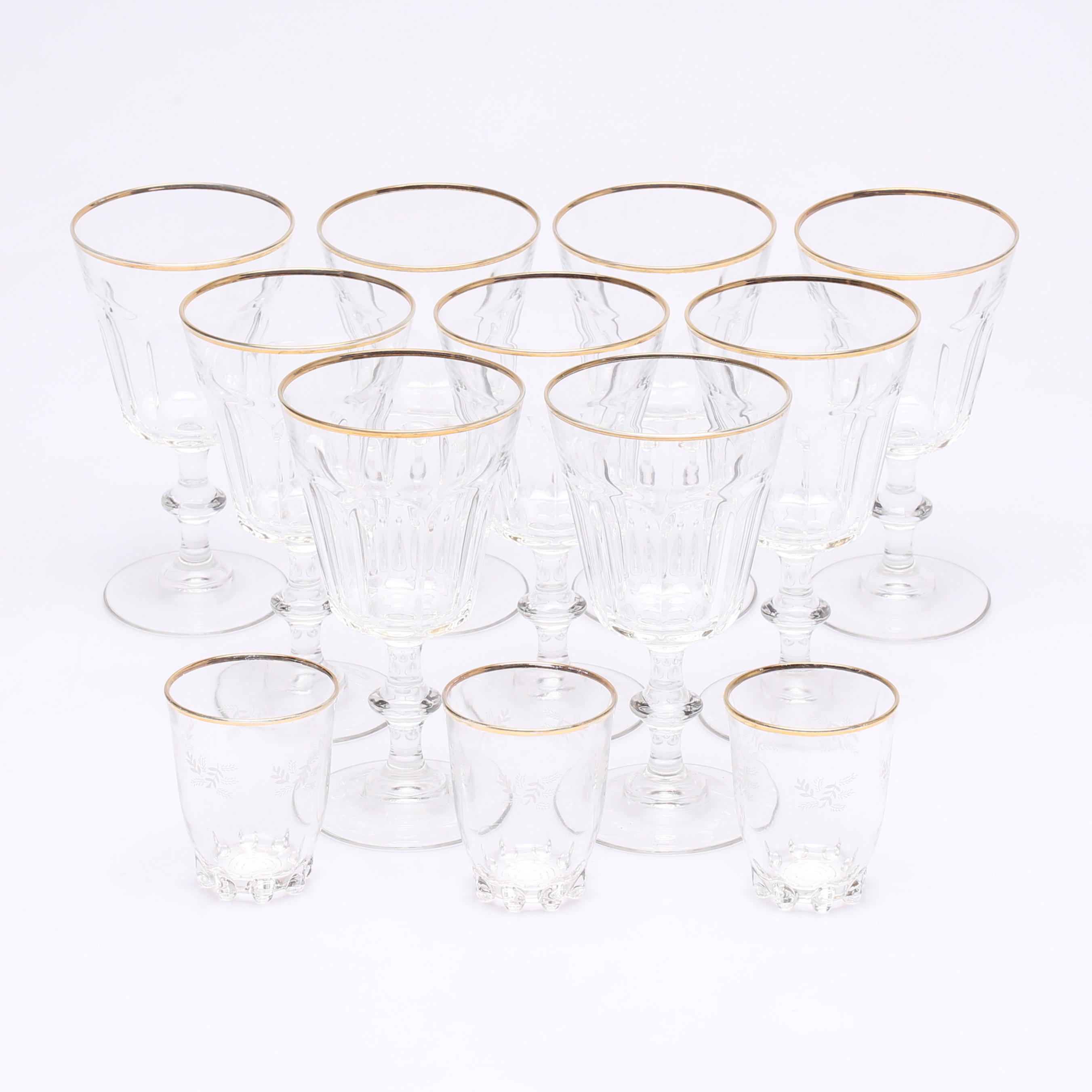 GLASSERVIS, 12 st, med guldkant.