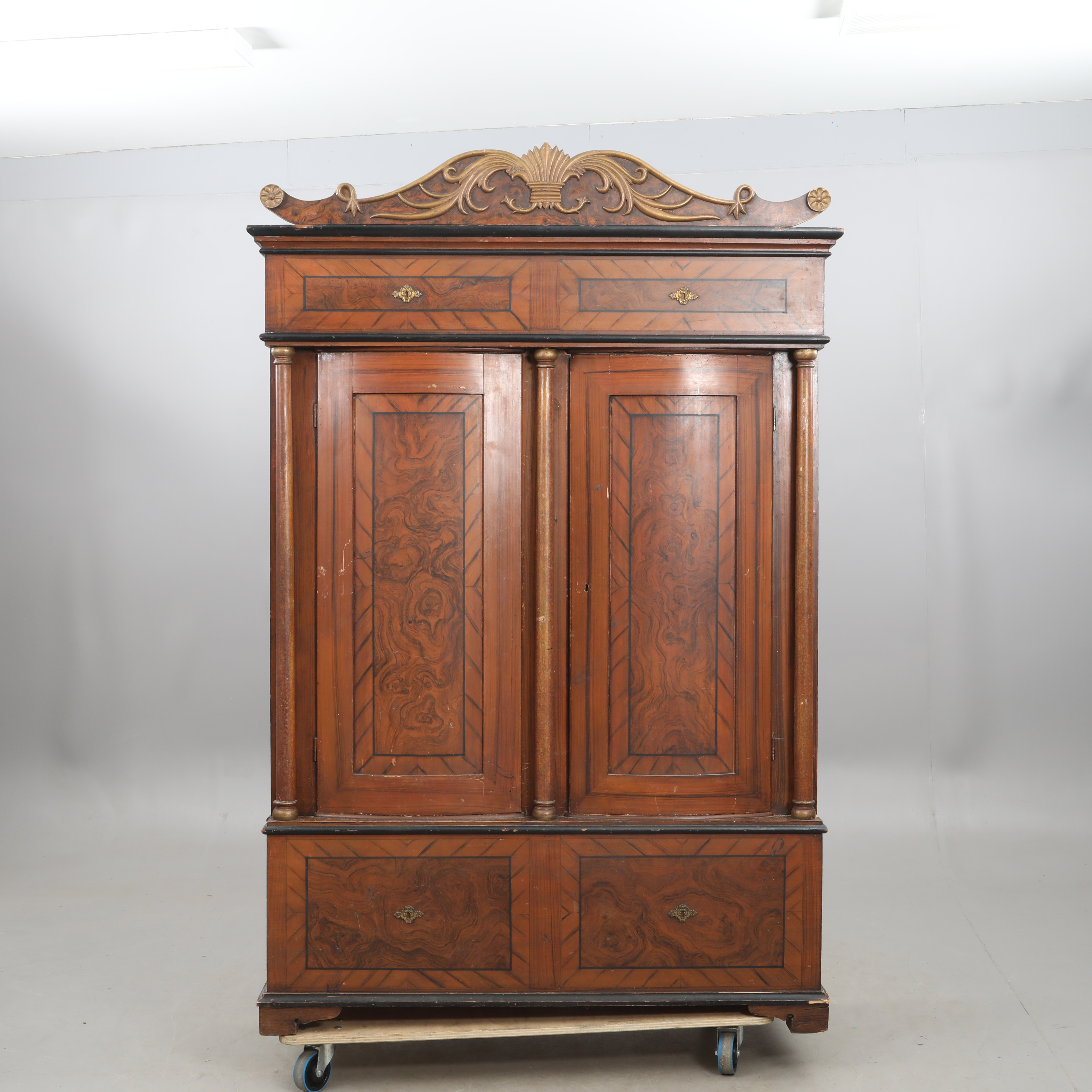 GARDEROB, troligen Tysk, 18/1900-tal.