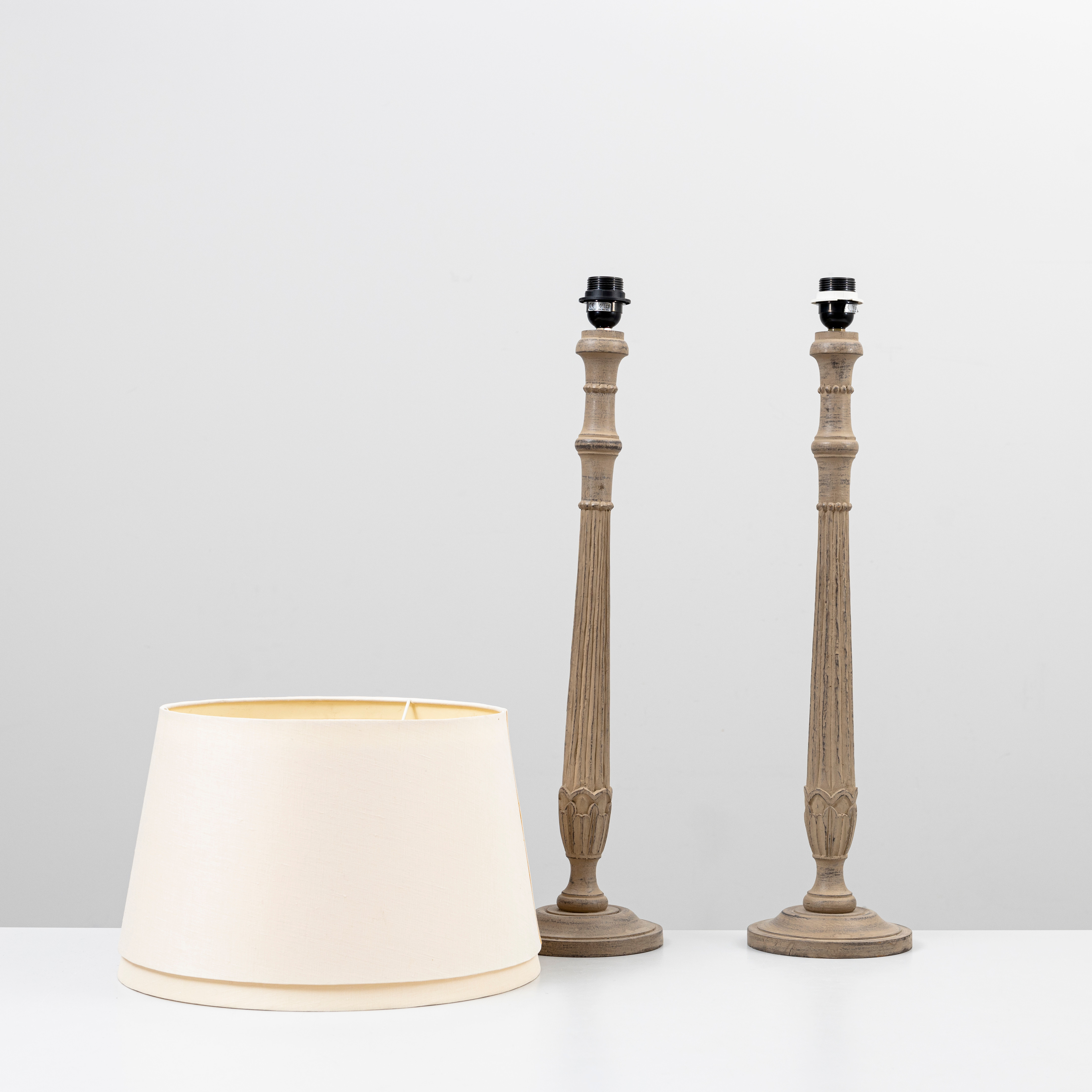 BORDSLAMPOR, ett par, gustaviansk stil, Pomax 2000-tal.