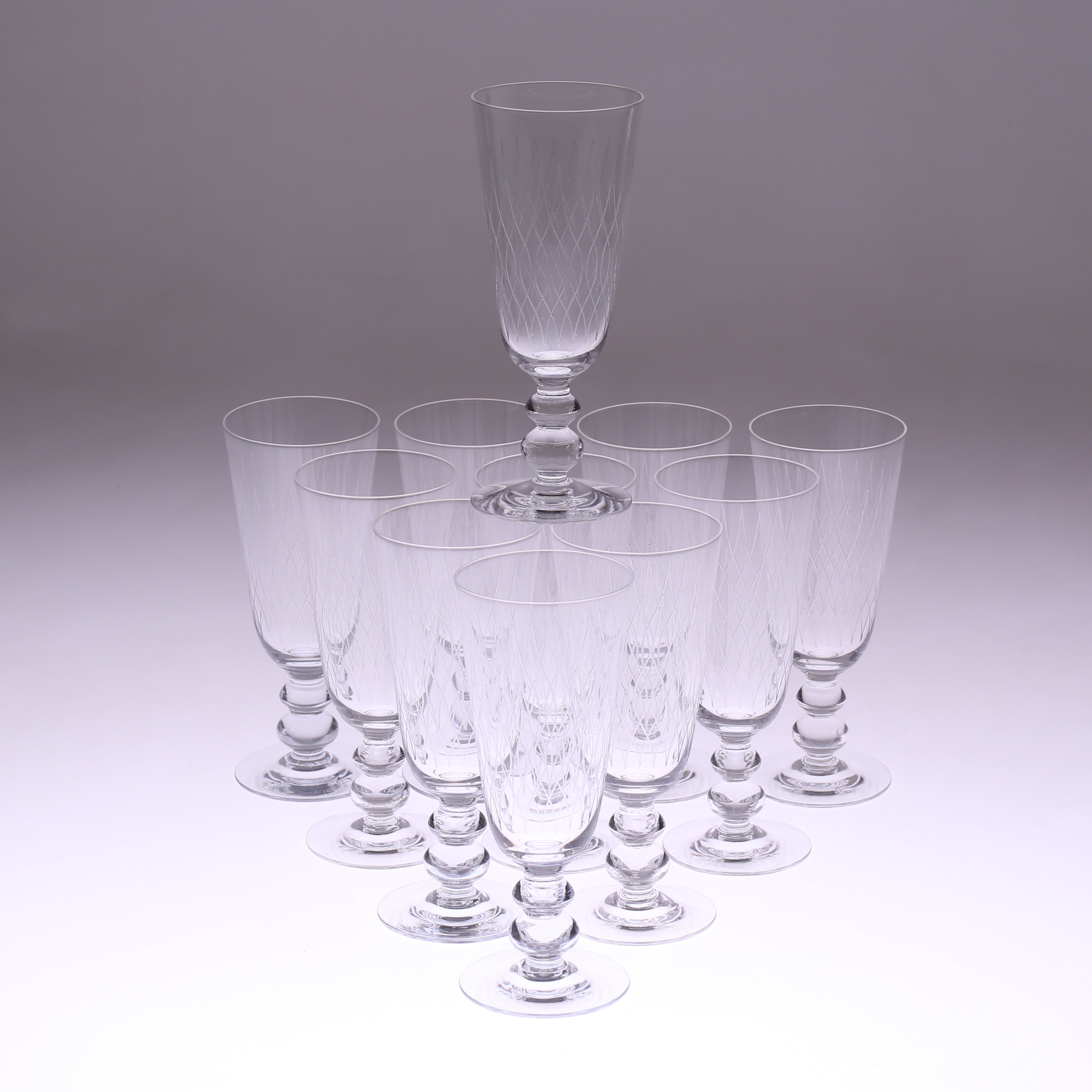 VINGLAS, 11 st, troligen Kosta.