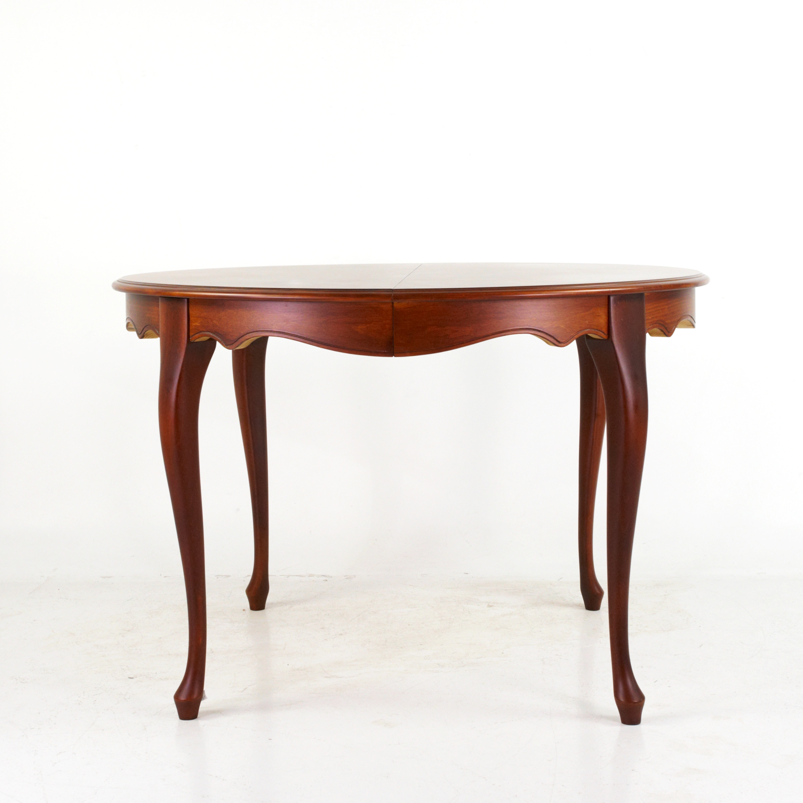 MATBORD, mahognyfanér, 2 st. iläggsskivor, nutida.