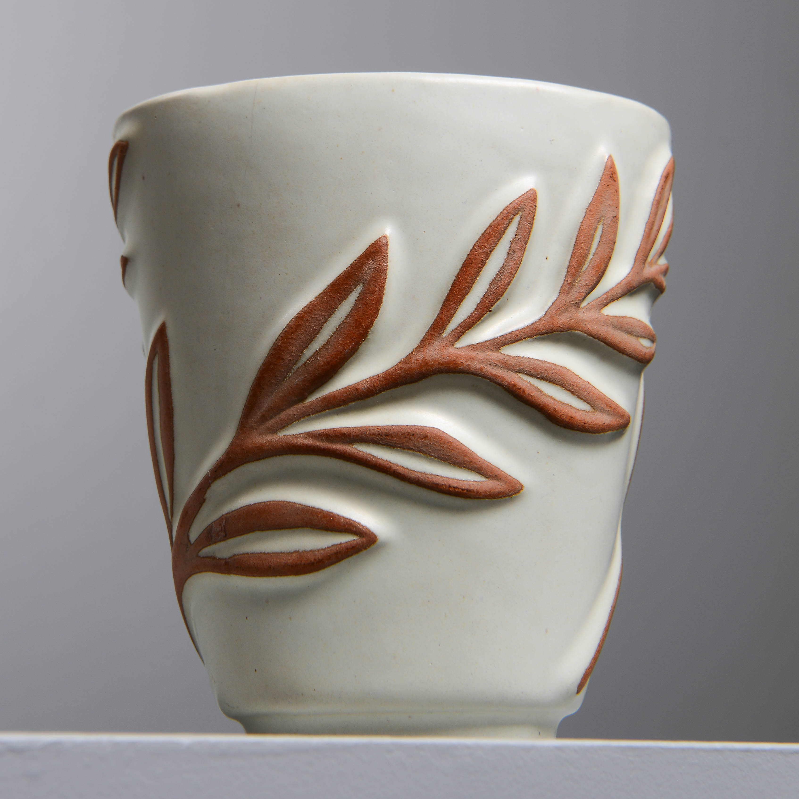 VICKE LINDSTRAND. Vas, modell 407, Upsala-Ekeby, 1947-48.