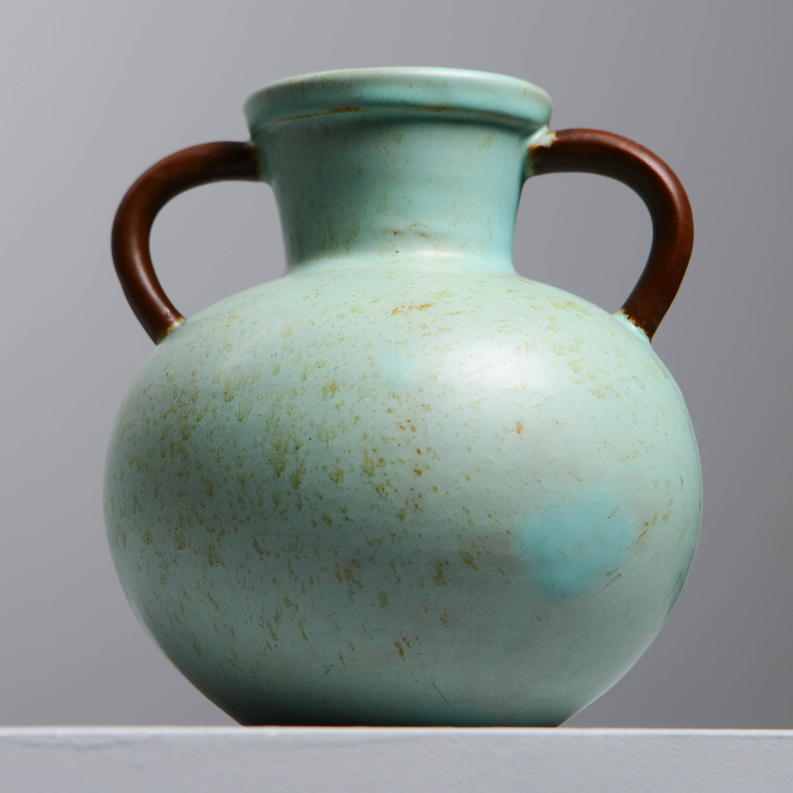 HARALD ÖSTERGREN. Hänkelvas, modell 2784, Upsala-Ekeby, 1937-38.