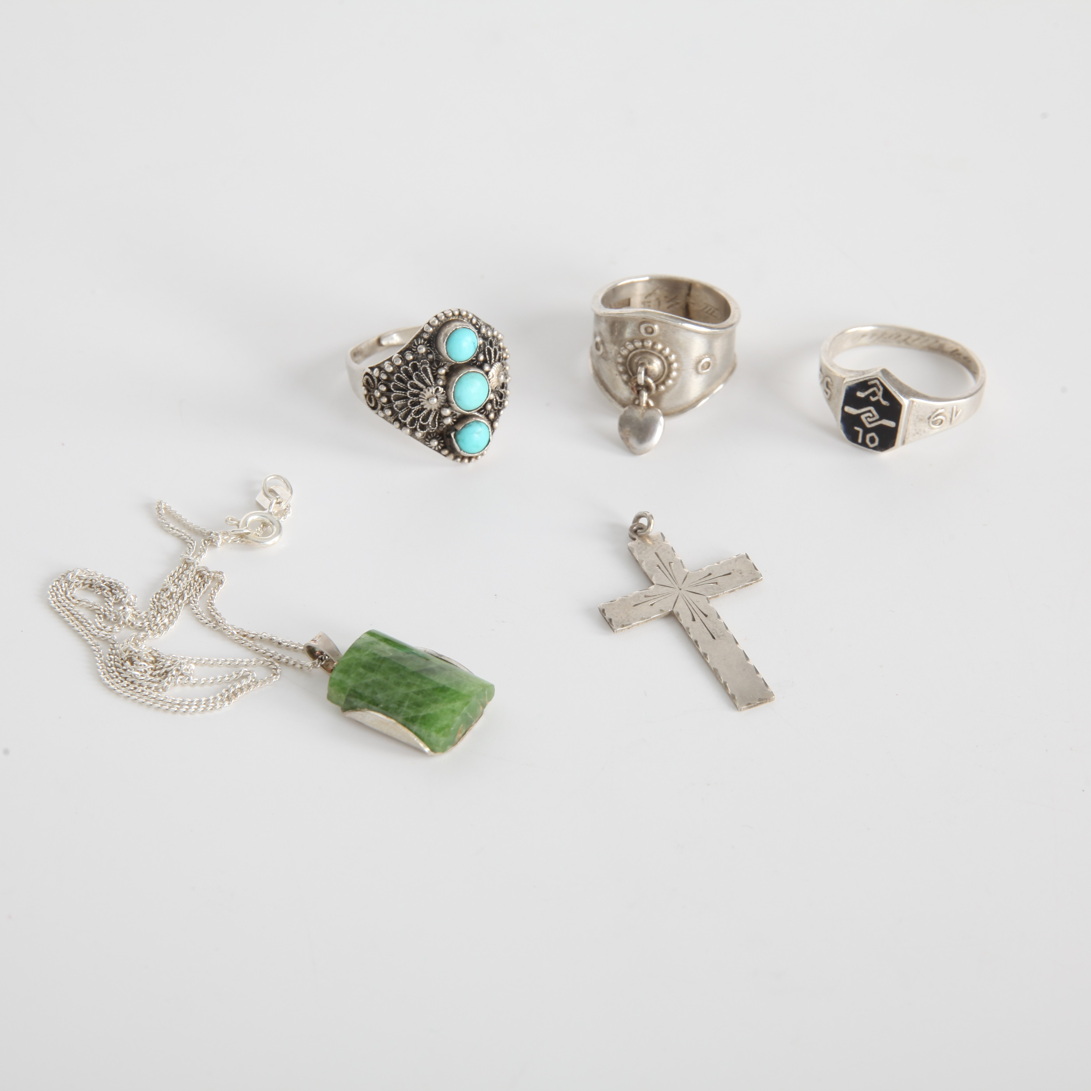 SILVERSMYCKEN, 5 delar, bl. a hjärtring Kalevala Koru 1943.