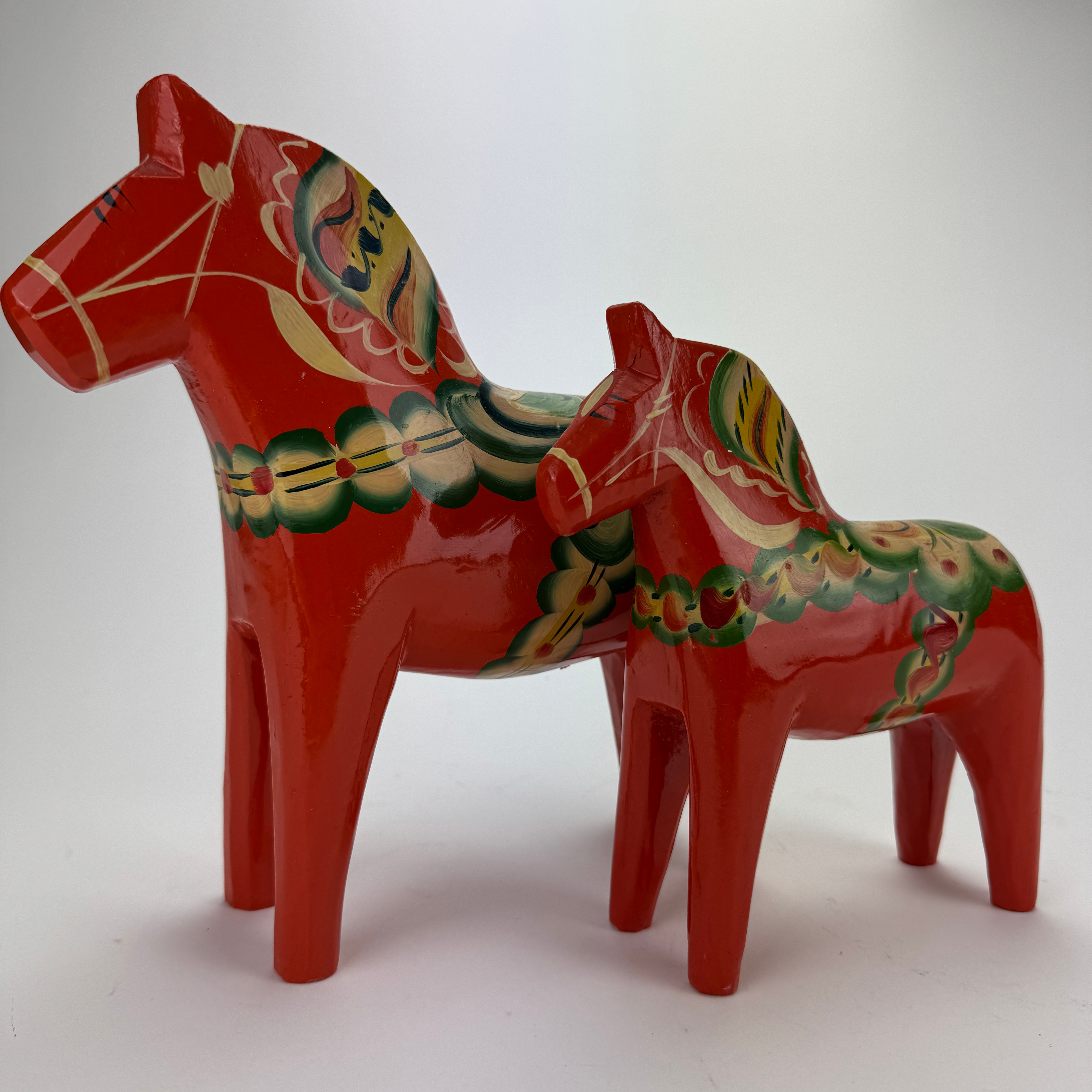 DALAHÄSTAR, 2 st, trä, bland annat Nils Olsson, Nusnäs.