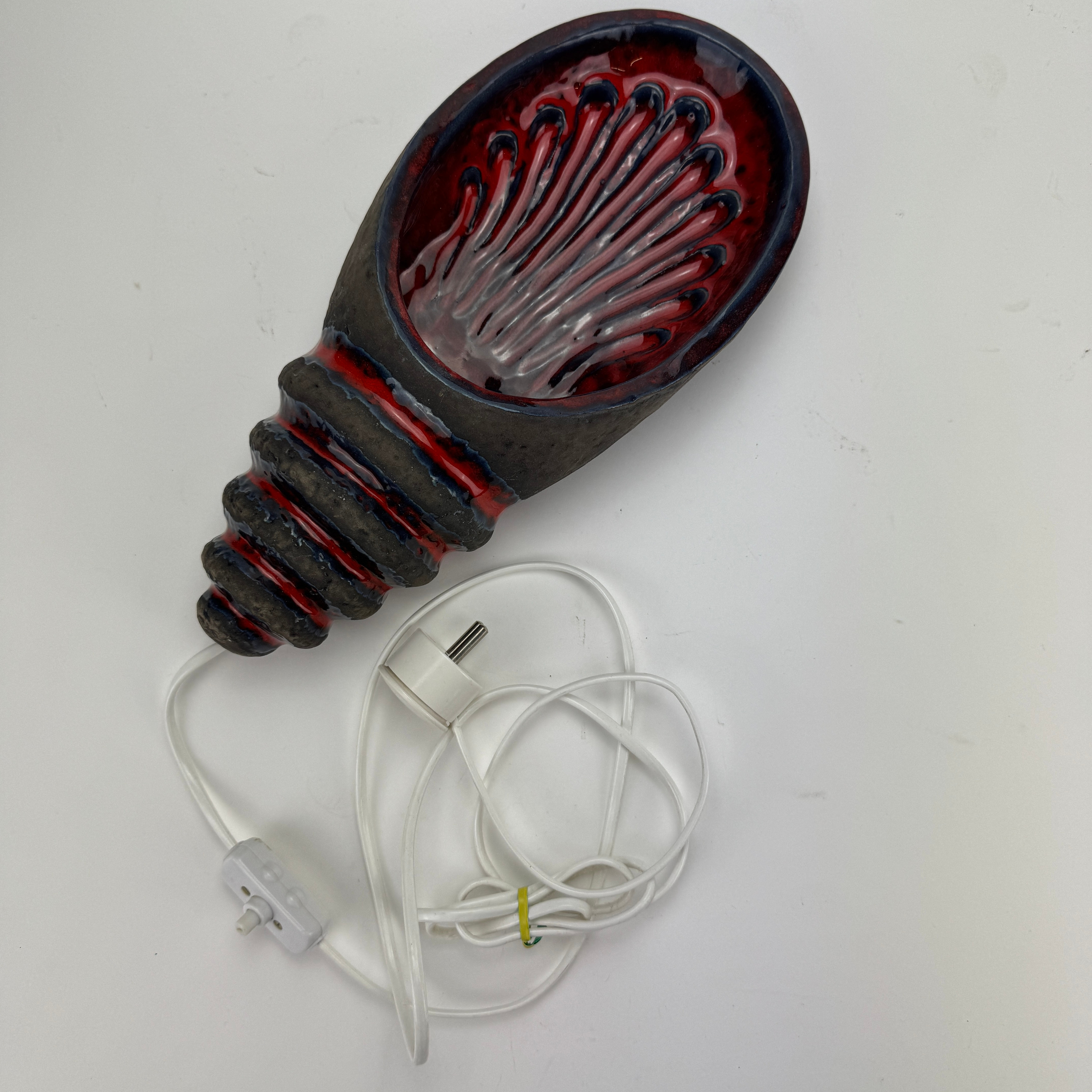 VÄGGLAMPA, keramik, snäcka, Norrman, Motala, signerad.