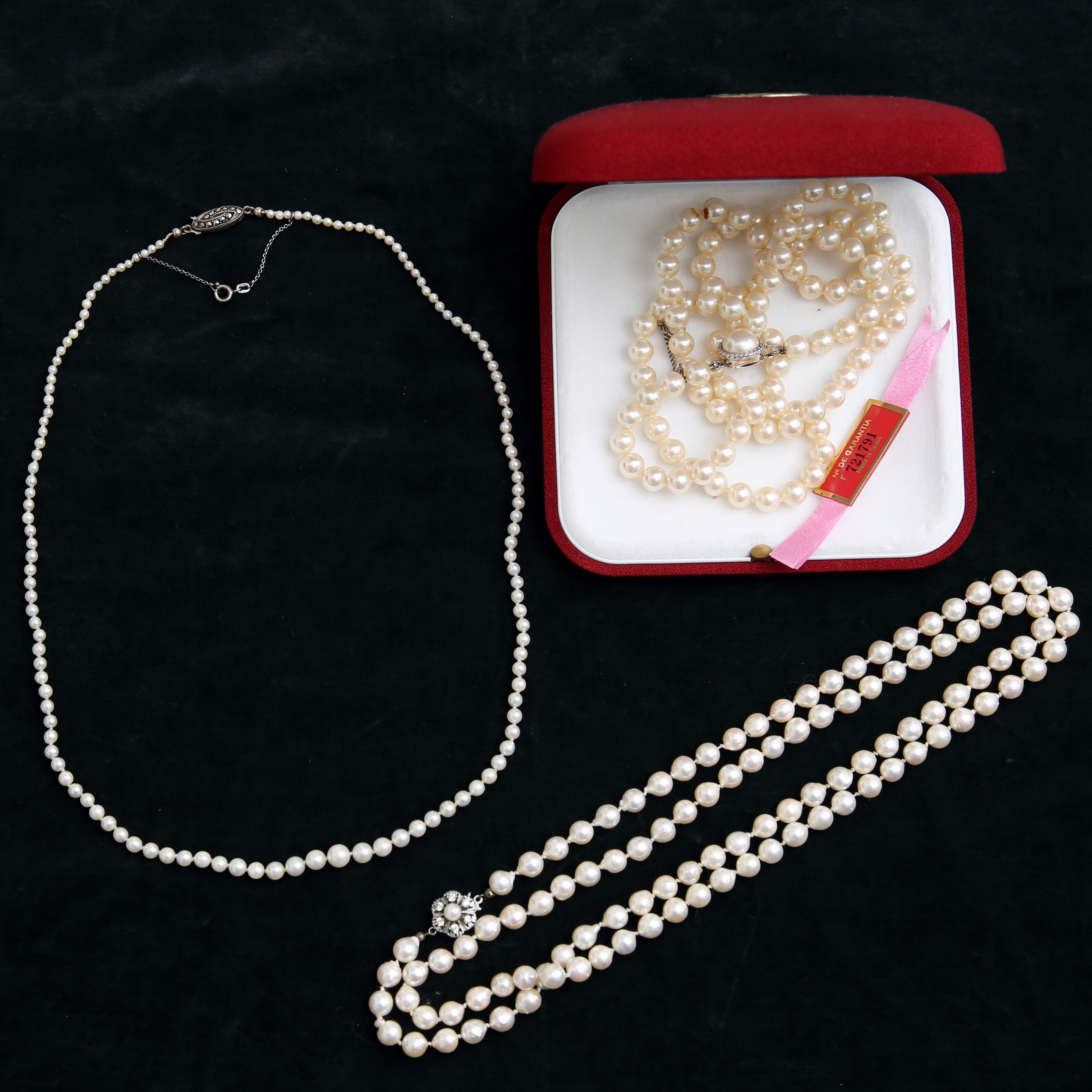 PÄRLCOLLIER, 3 st bl.a Majorica.