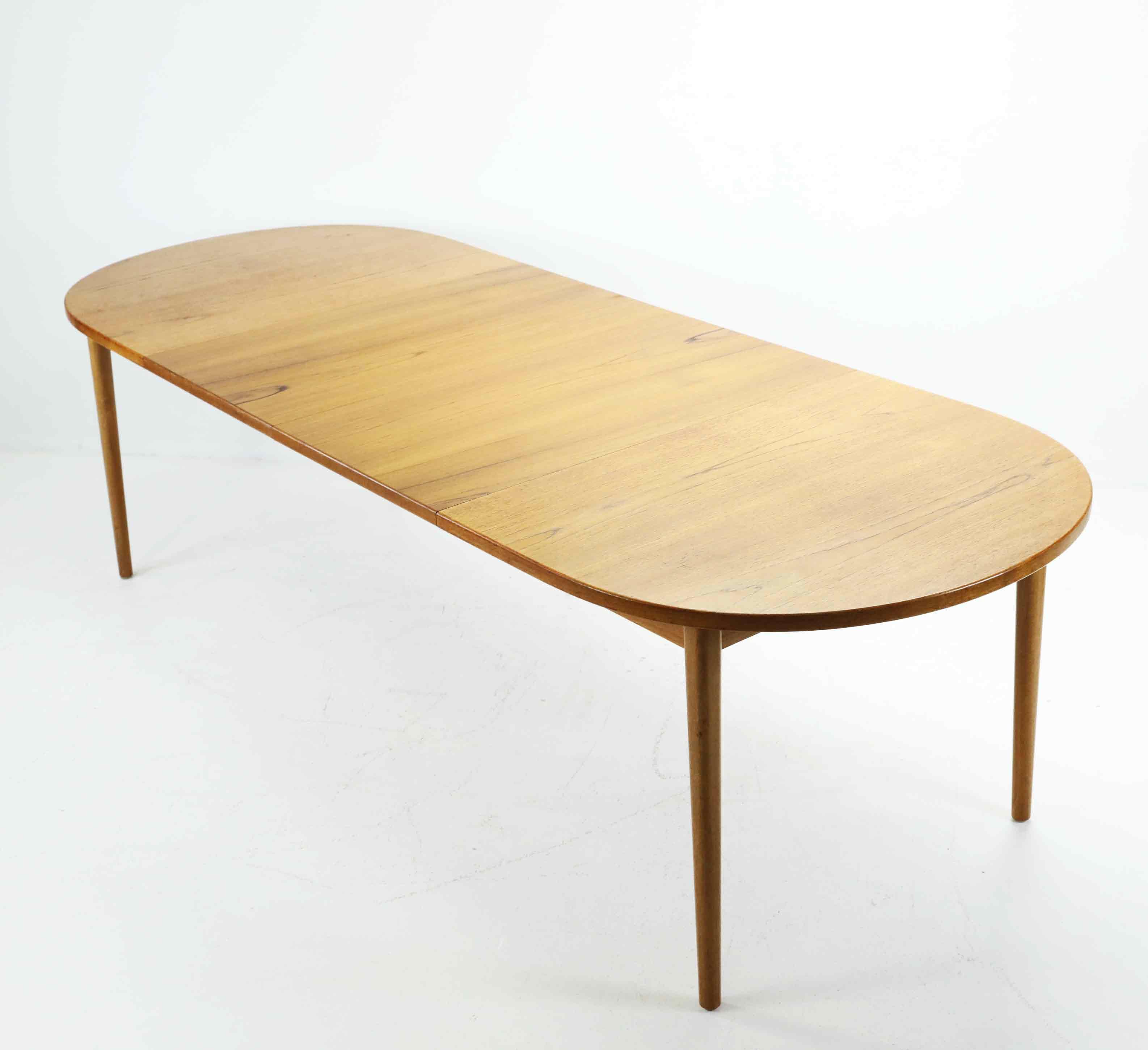 LEIF & BENGT TROEDSSON. Matbord, "Rimbo", LB-Design Group, Troeds, Bjärnum, 1950/60-tal.