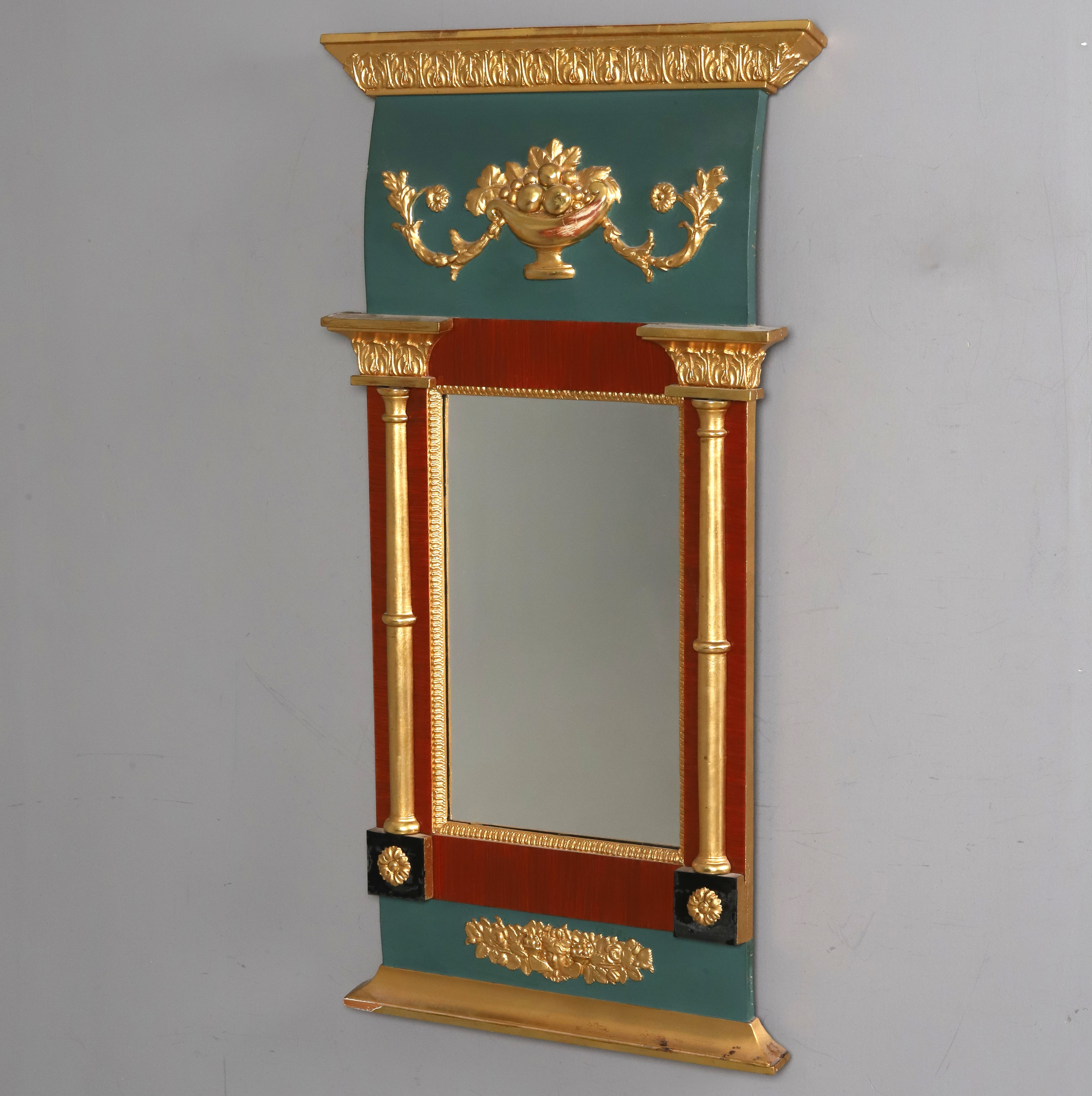 SPEGEL. Trä med förgylld dekor, Empir-stil, 1900-talets första kvartal.