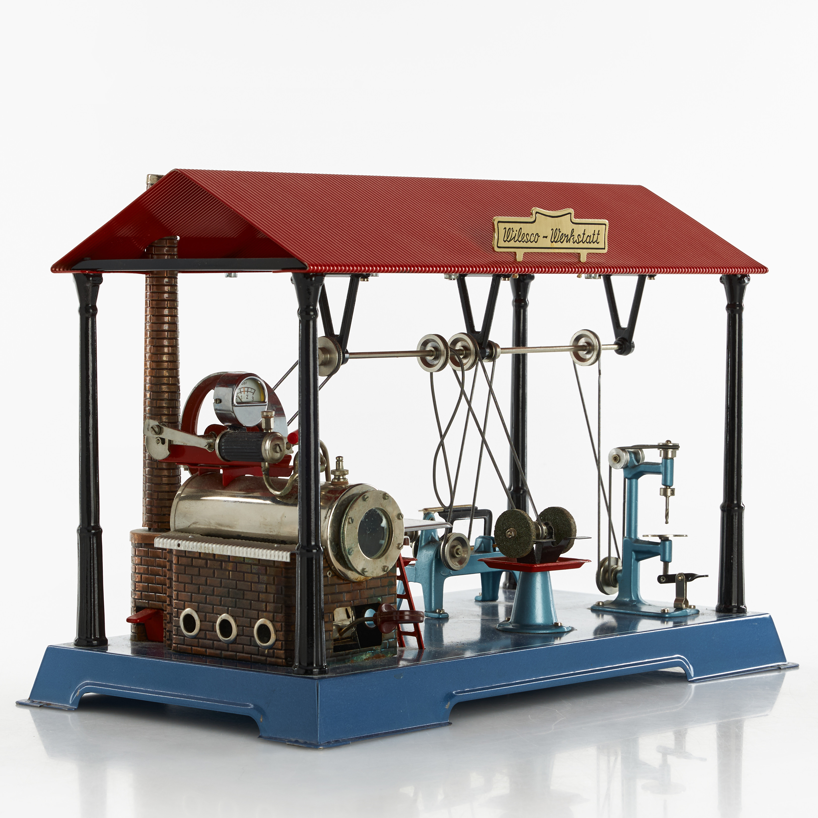 WILESCO ÅNGMASKIN. Verkstad med maskiner, modell D414, 1900-talets andra hälft.