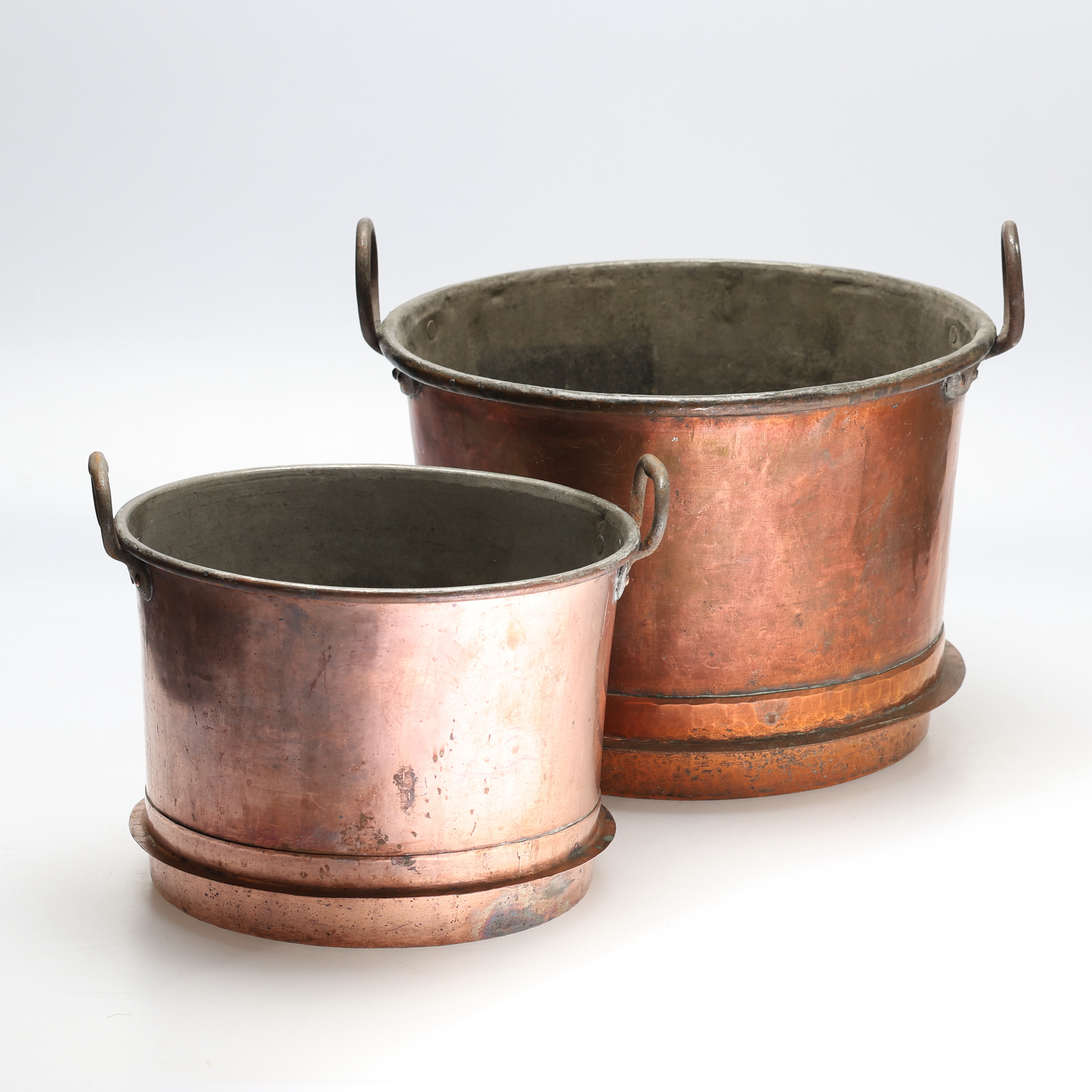 GRYTOR MED LOCK, 3 st, koppar/gjutjärn, 18/1900-tal.