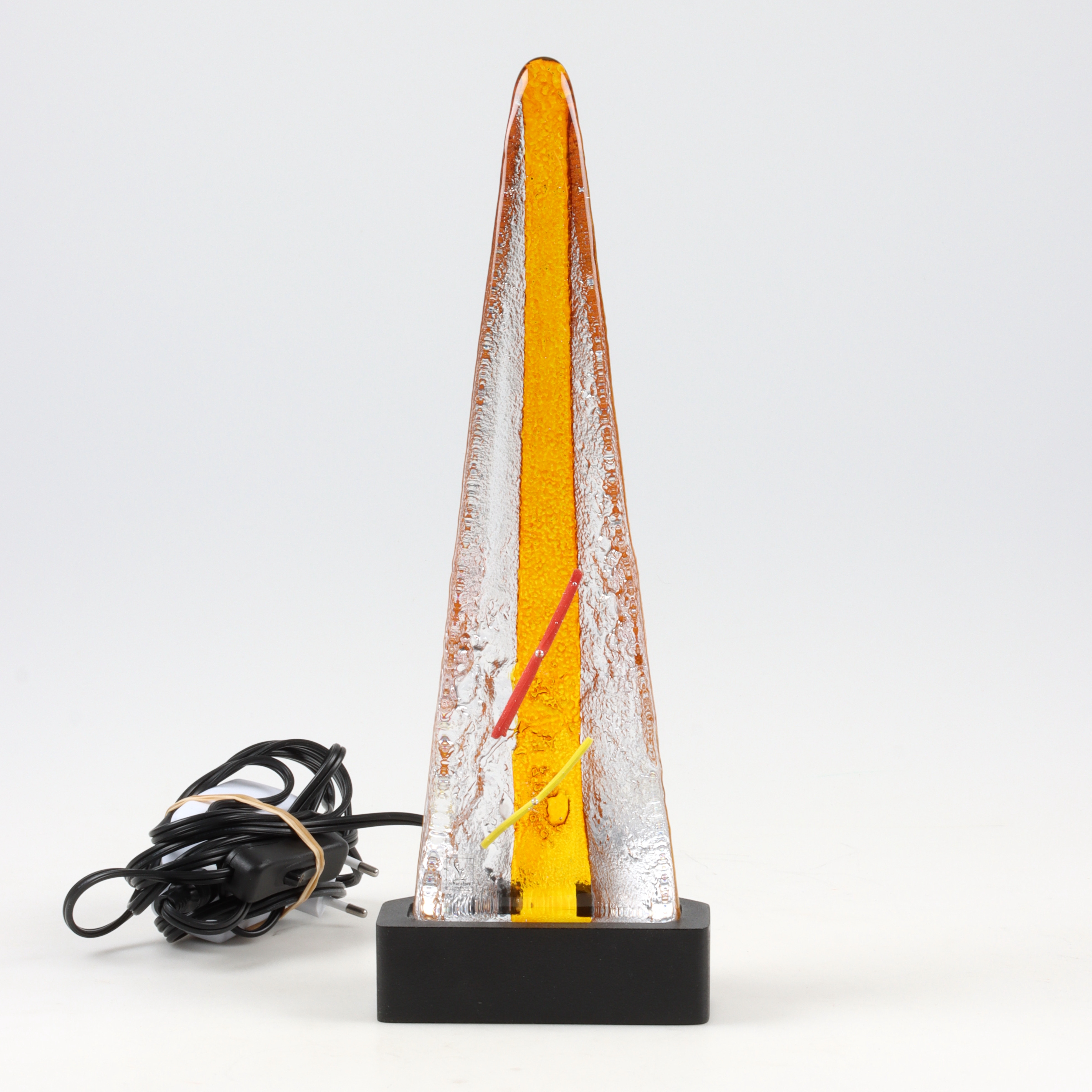 BJÖRN HULTQVIST. Skulptur, obelisk, glas, Johansfors.