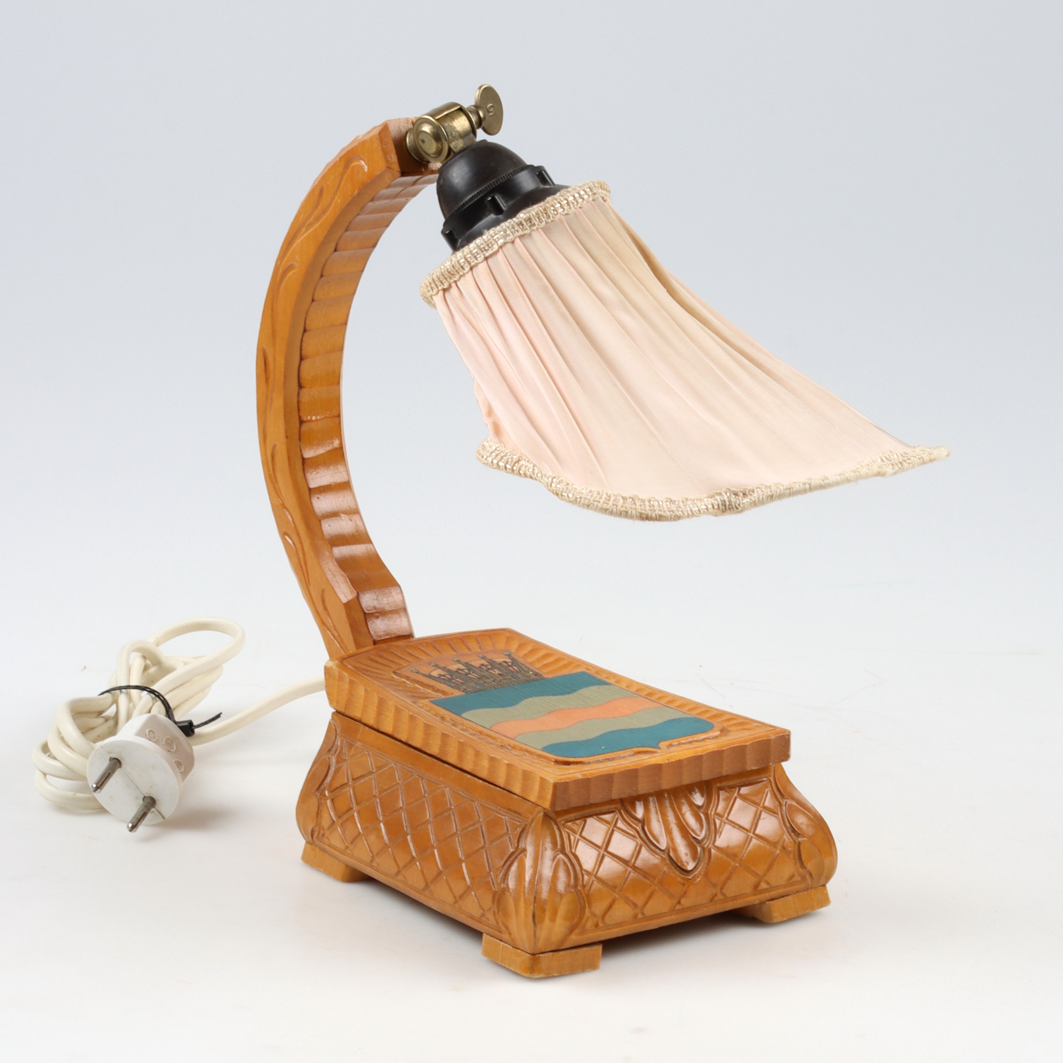 BORDSLAMPA med LÅDA med lock, 1900-talets första hälft.