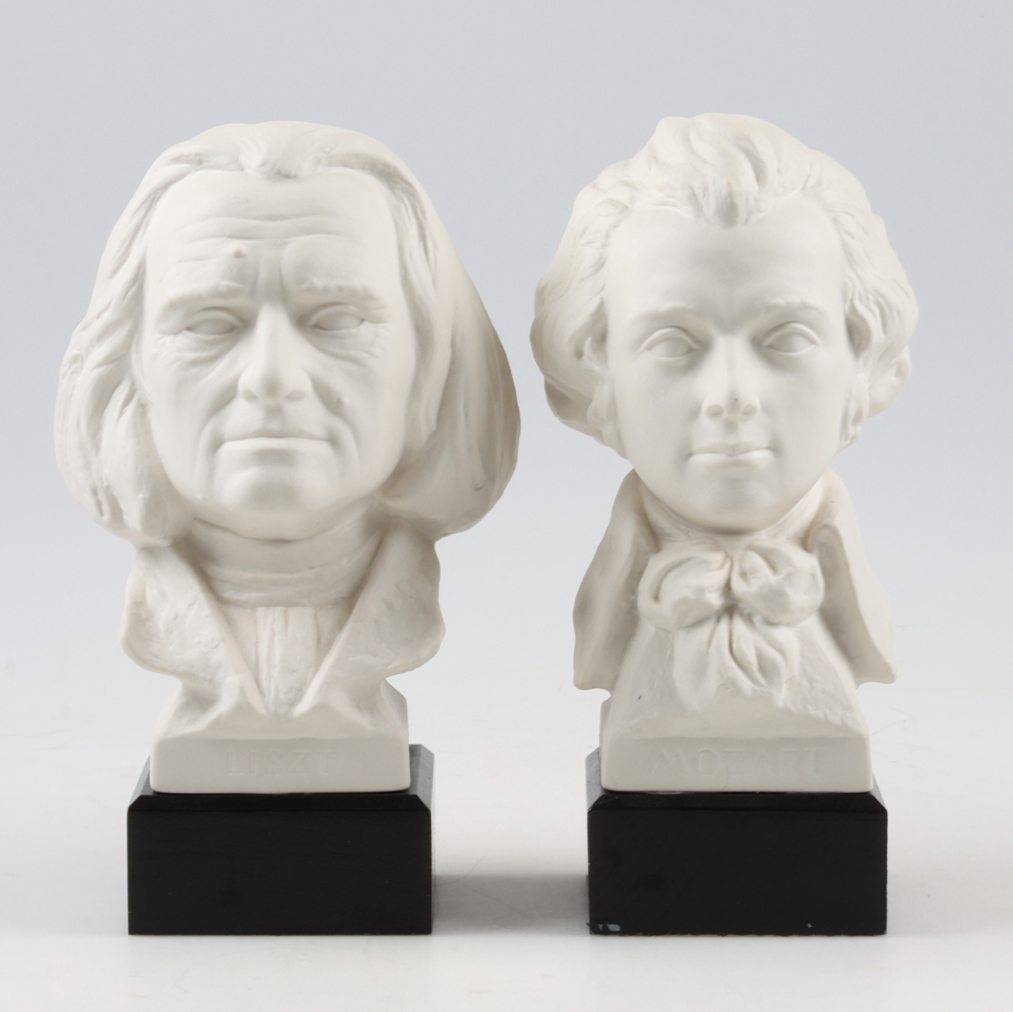 BYSTER, 2 st, keramik, Mozart, Liszt. Goebel. Tyskland. 1900-tal.
