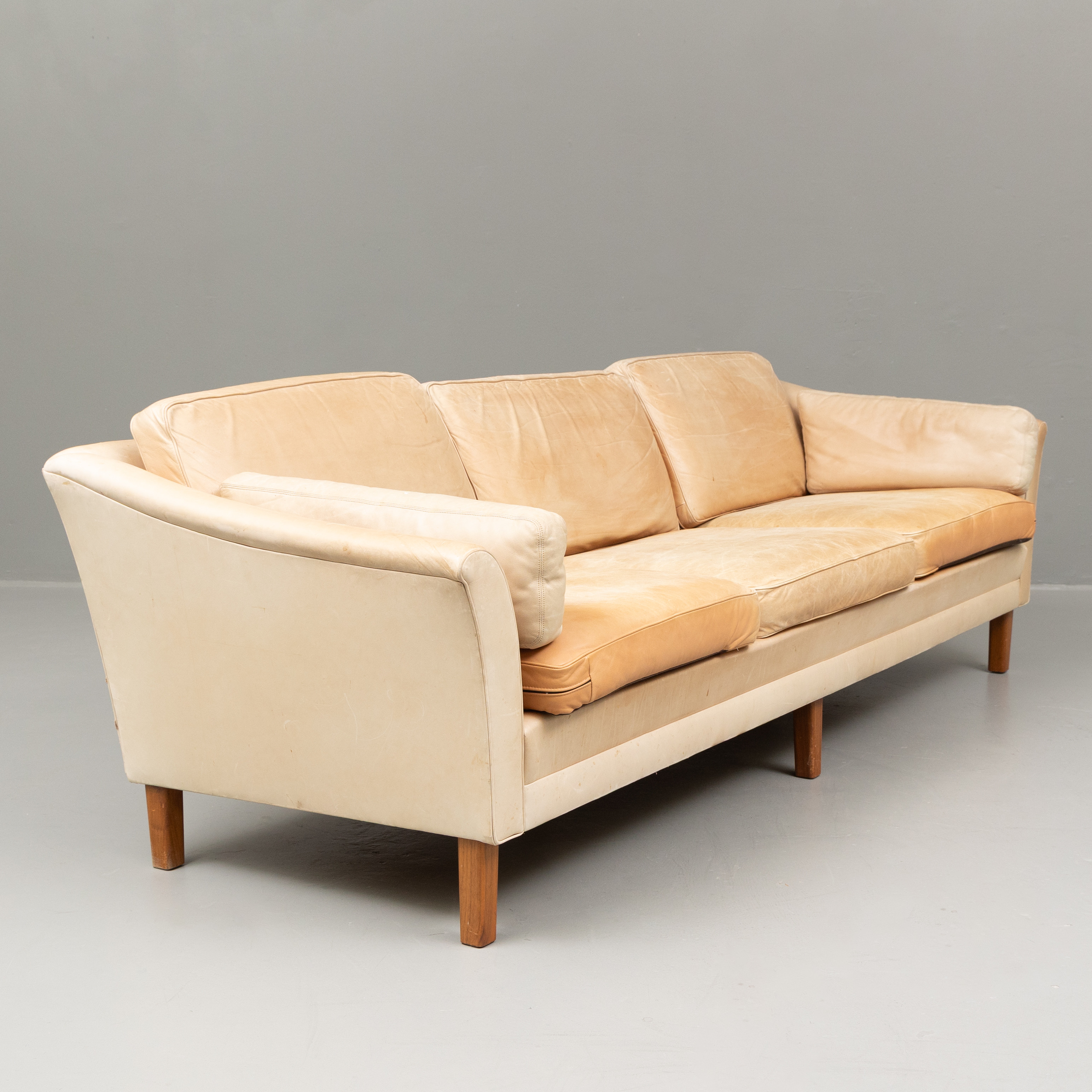 SOFFA, skinnklädsel, Dux, 1960/70-tal.