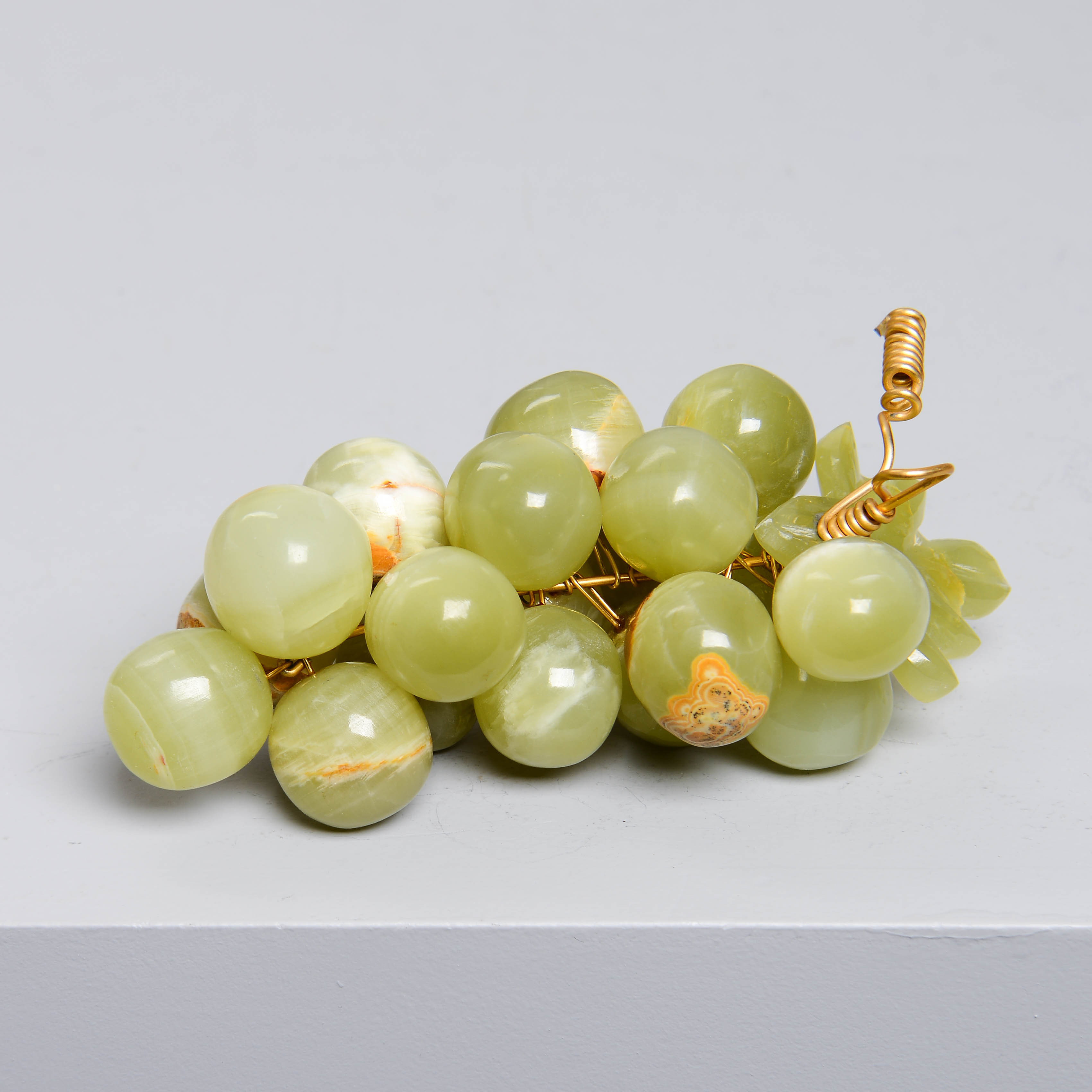 BORDSDEKORATION, vindruvor, glas, 1900-talets andra del.