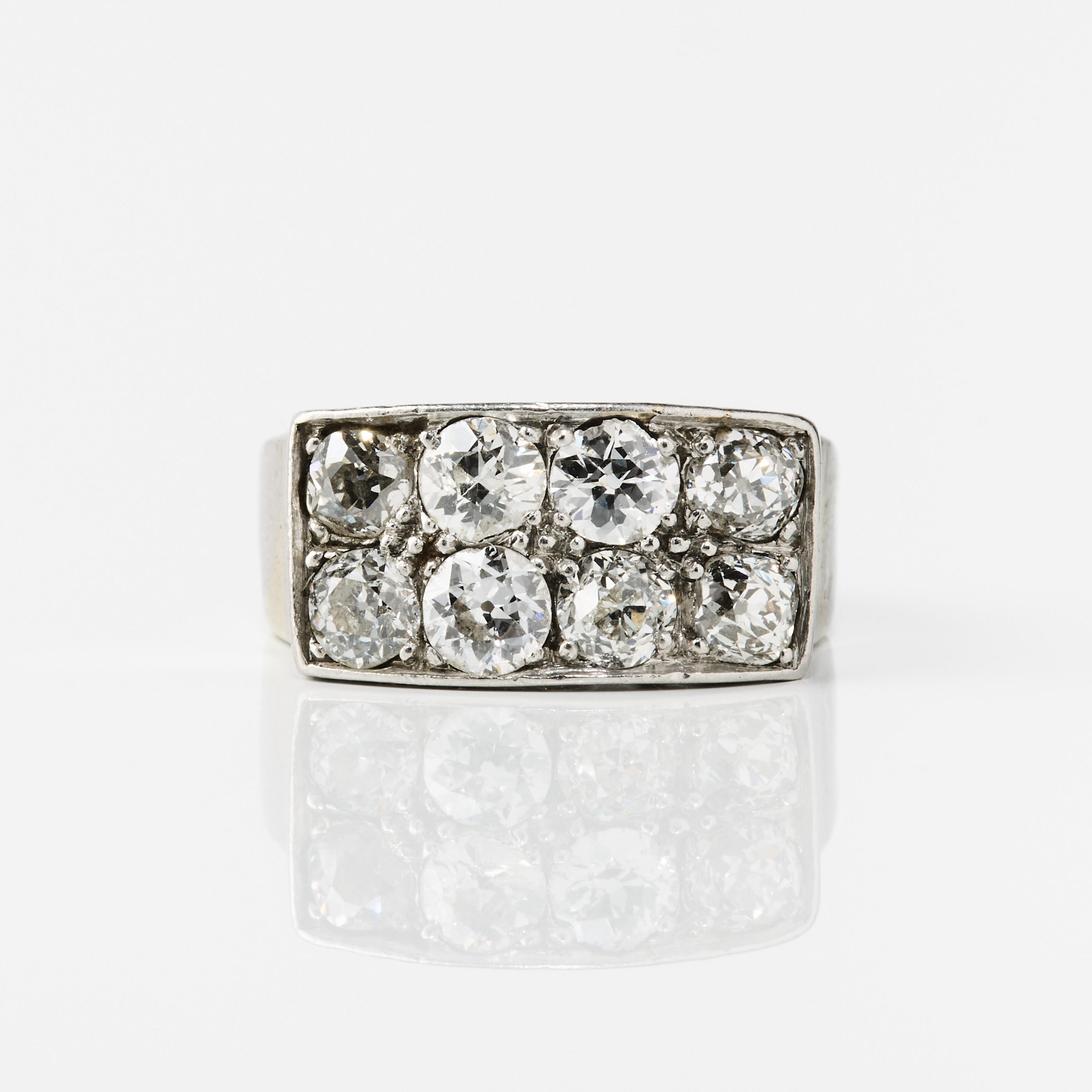 RING, platina med diamanter, Stockholm 1948.
