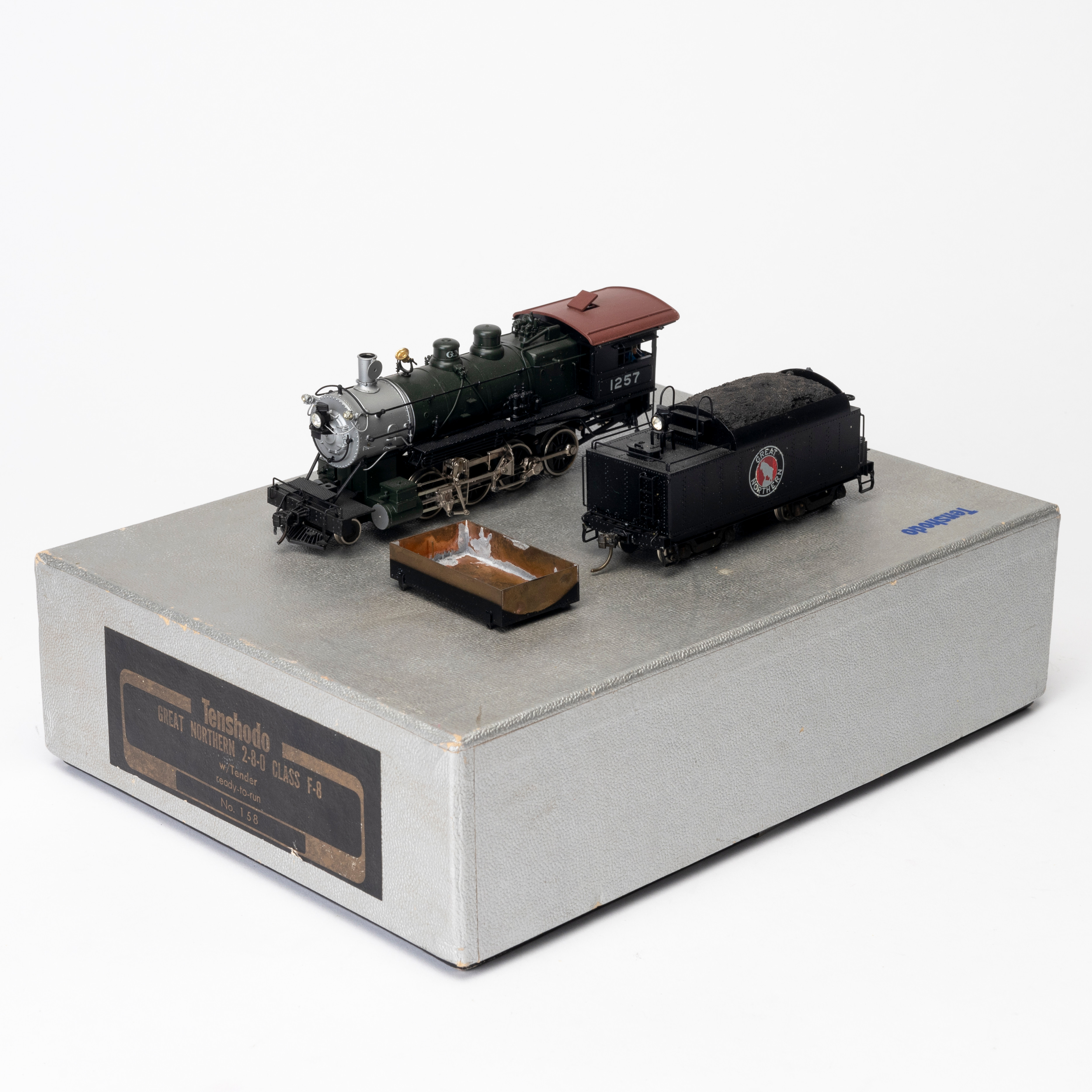 TENSHODO 158 Great Northern 2-8-0 amerikanskt ånglok med tender, mässing, originalkartong, Japan.
