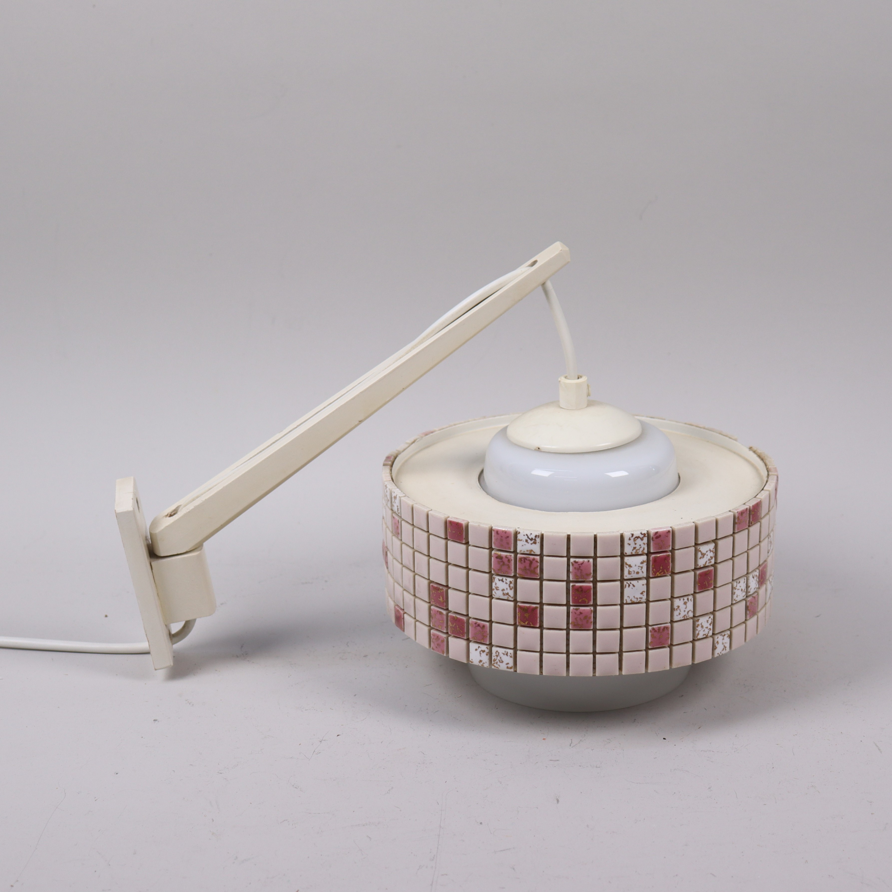 VÄGGLAMPA, glas, plåt och mosaik, 1950/60-tal.