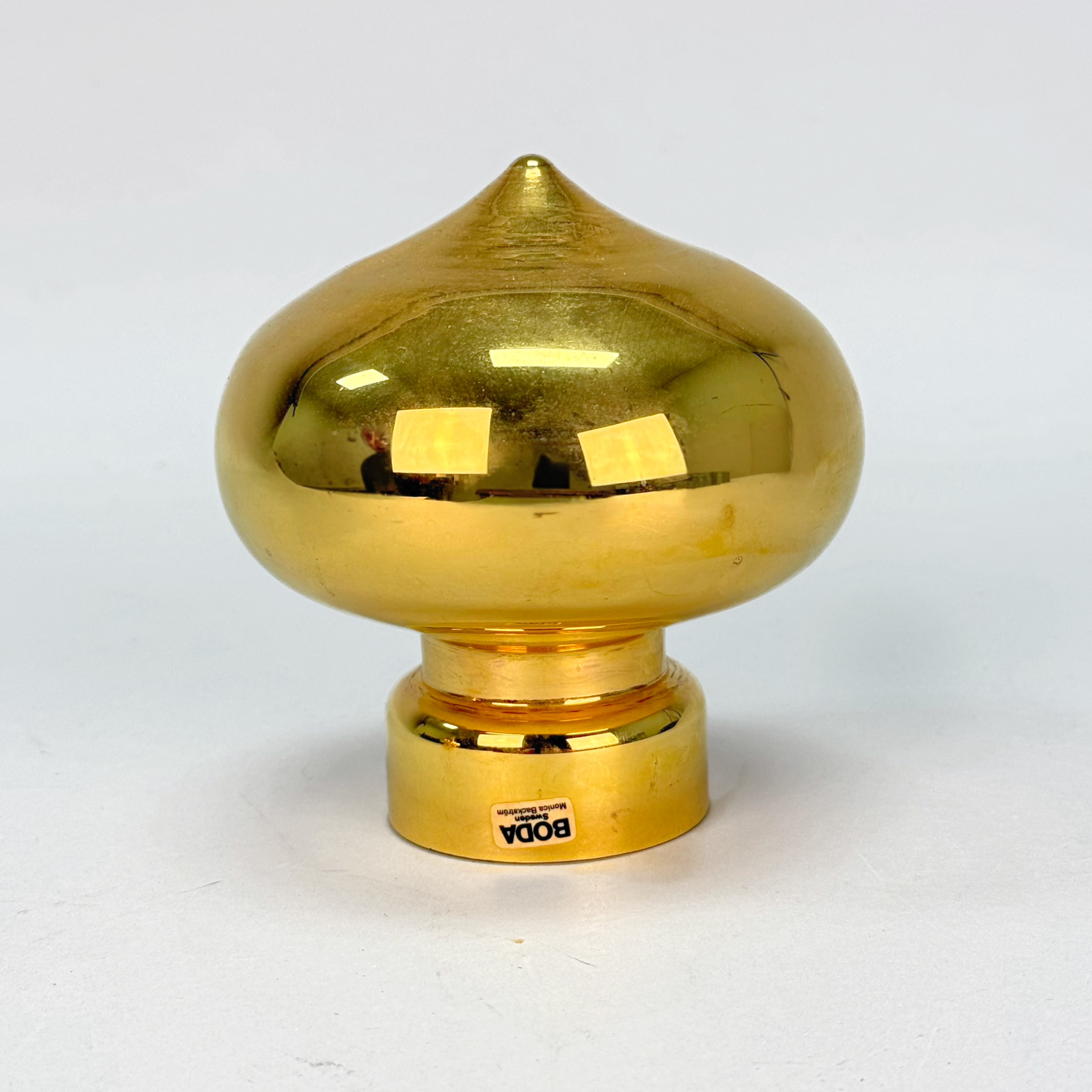 MONICA BÄCKSTRÖM (1939-2020). LJUSHÅLLARE, designat för Kosta Boda Sweden.