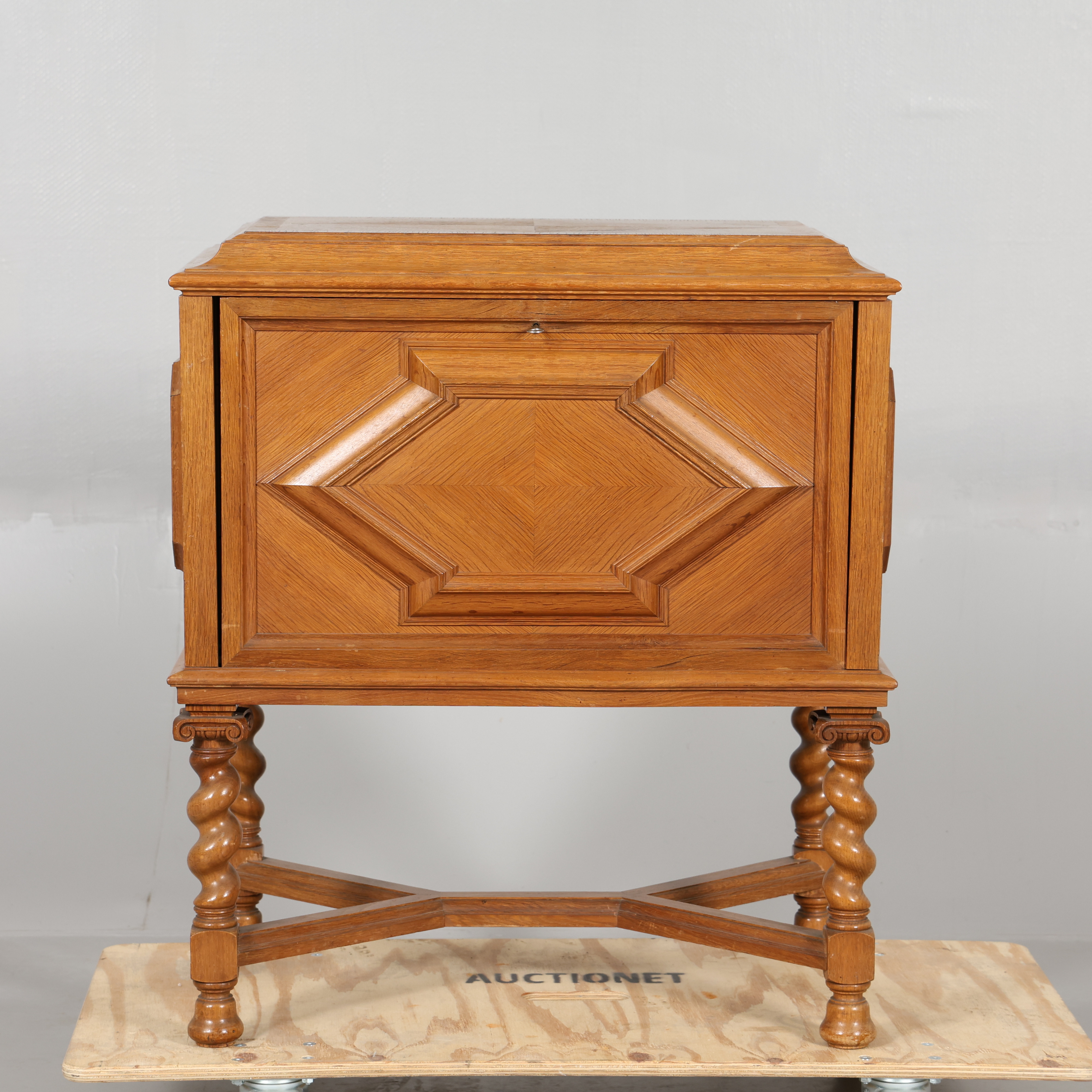 BESTICKSCHATULL, ek, barockstil, 1900-tal.