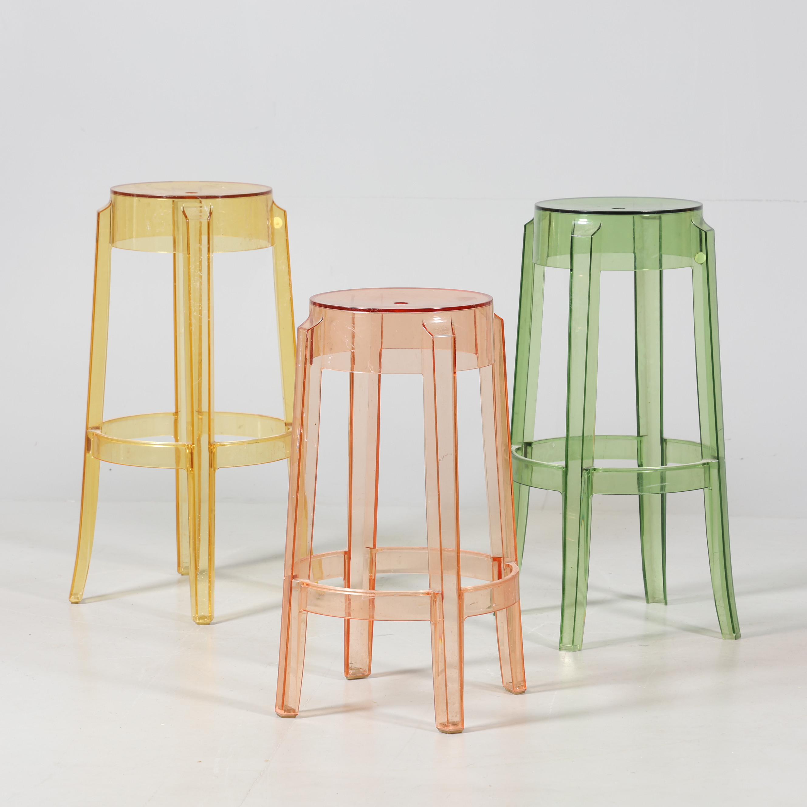 PHILIPPE STARCK. PALLAR, 3 stycken, plast, "Charles Ghost", Kartell.