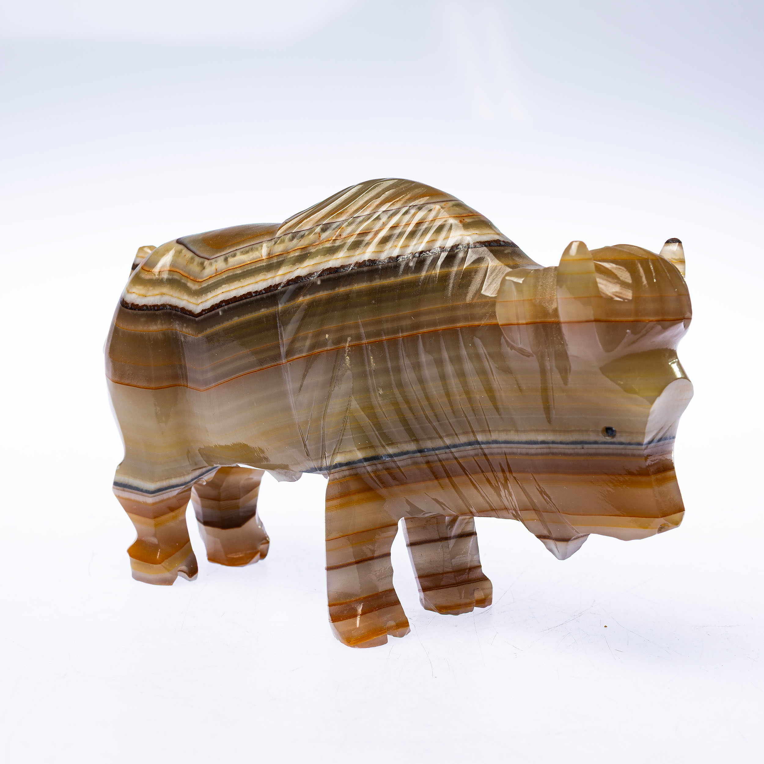 FIGURIN, form av buffalo, onyx.