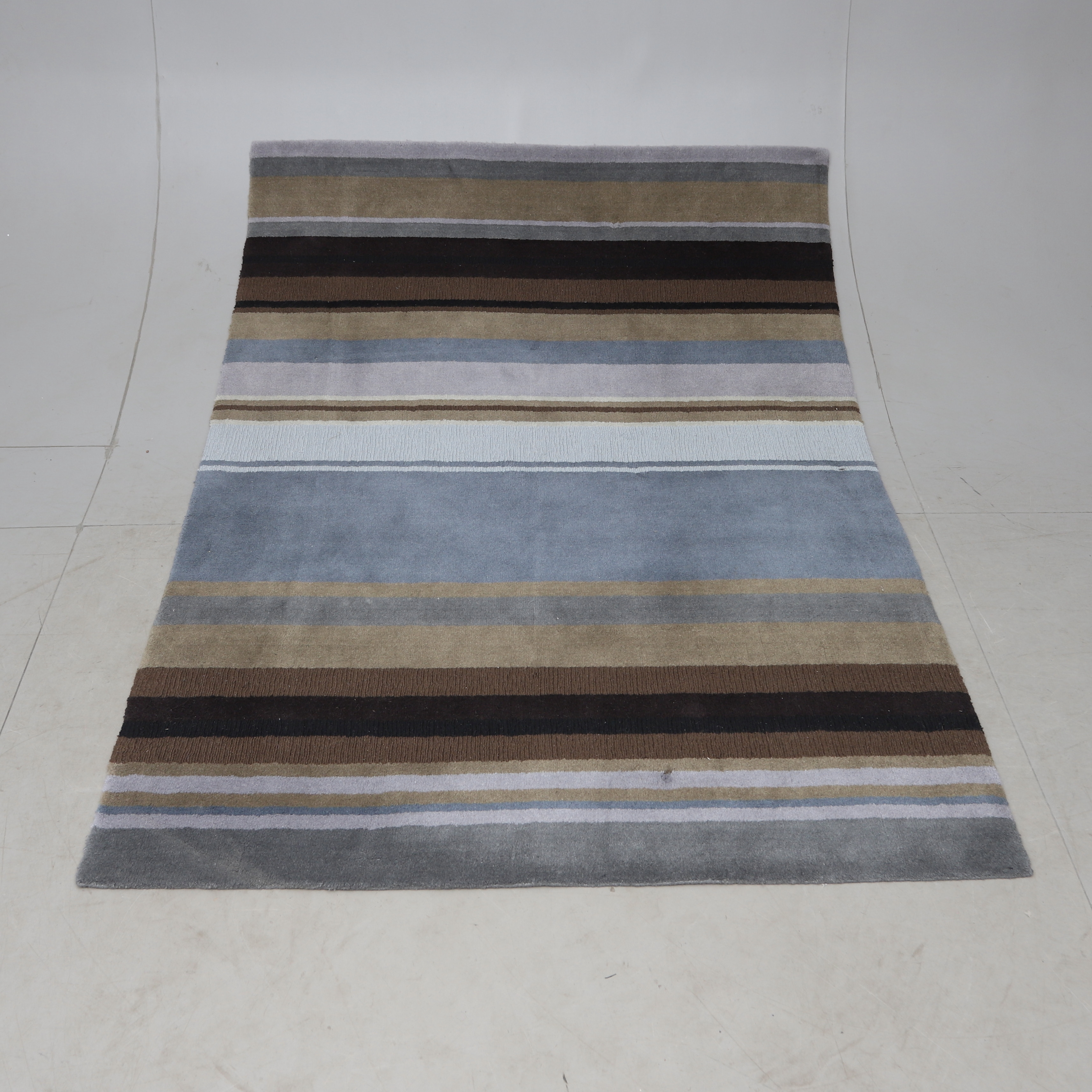 MARIA VINKA. Matta, ull, Stockholm 2013, Ikea, ca 240x169 cm.