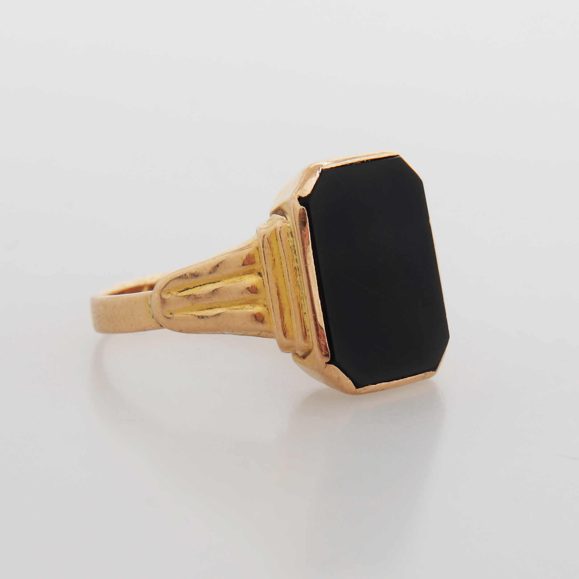 KLACKRING, guld 18K, Guldvaruhuset AB, Stockholm, 1951, totalvikt 3,37 gram.