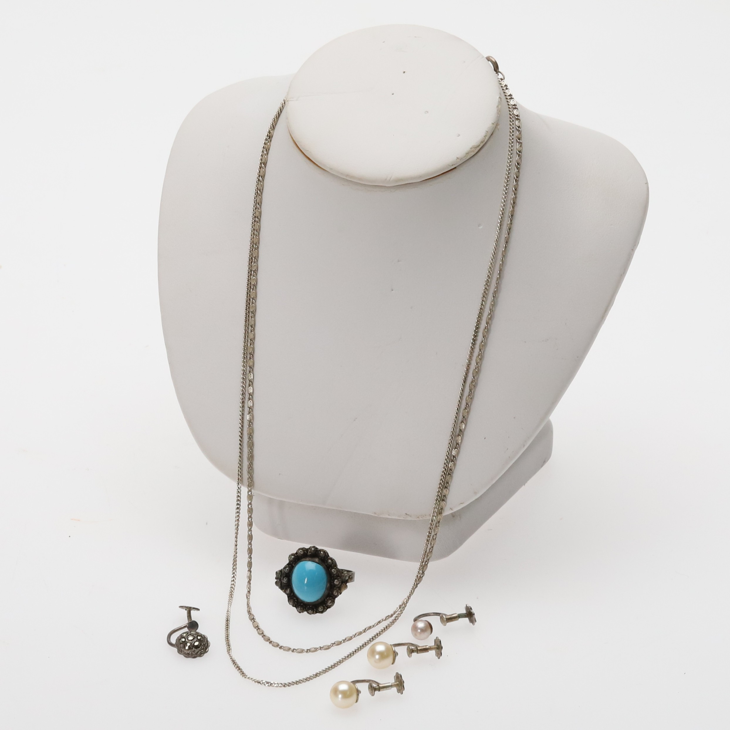 Kedjehalsband, 2 st samt ring & örhängen totalt 7 delar, silver.