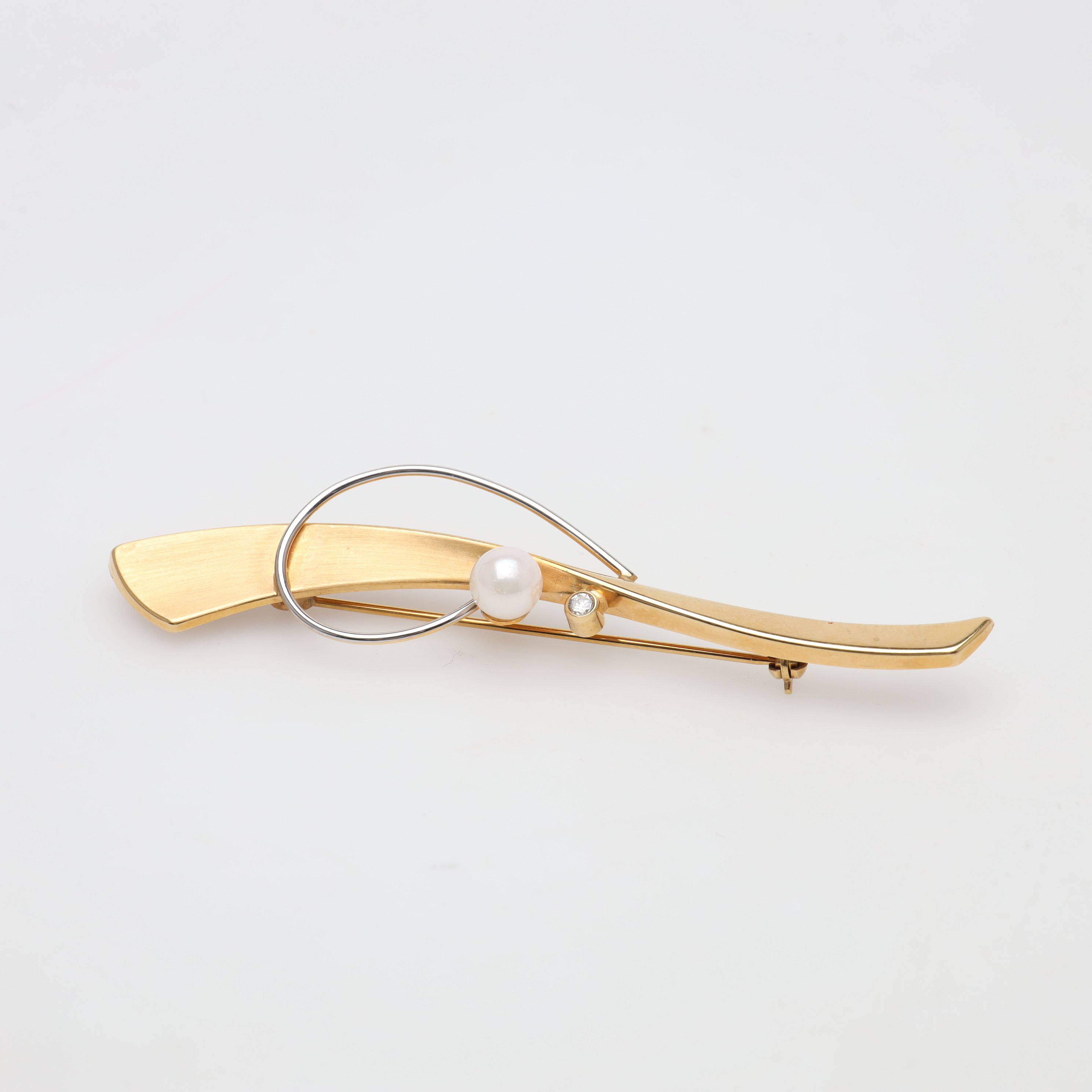 BROSCH, 18K, guld, bruttovikt ca 4,8 gram.