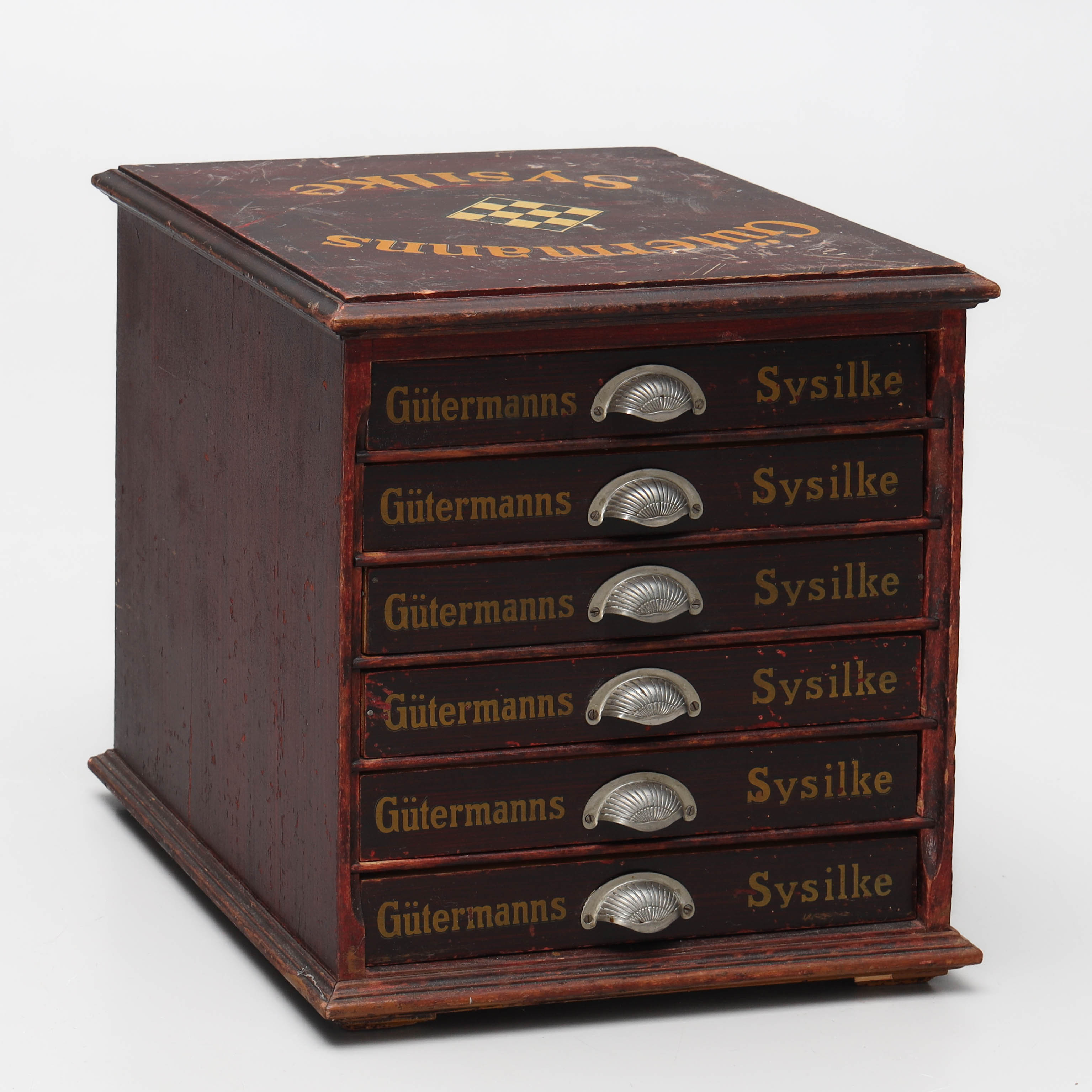 LÅDHURTS, trä, "Gütermanns Sysilke", tidigt 1900-tal.