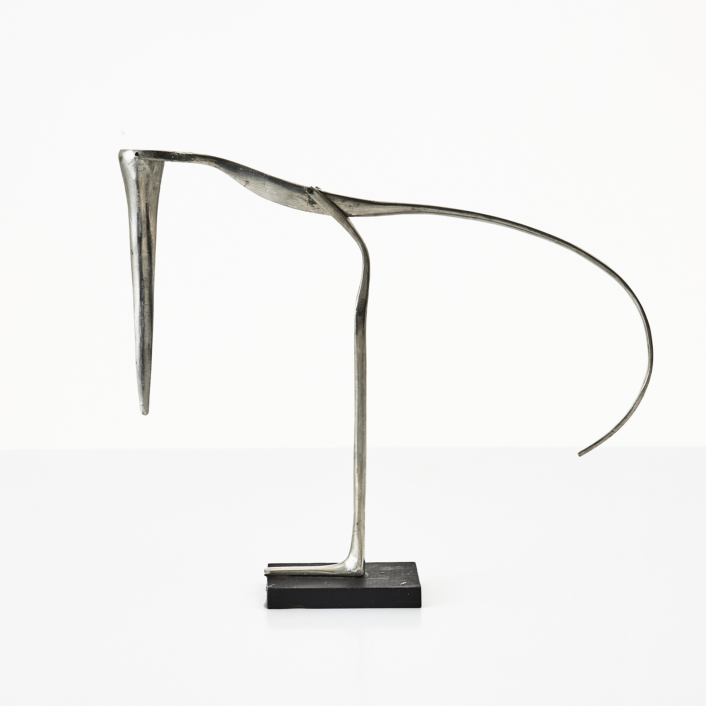 ROLF SWEDBERG (1927-2008). "Sluten fågel", tenn.