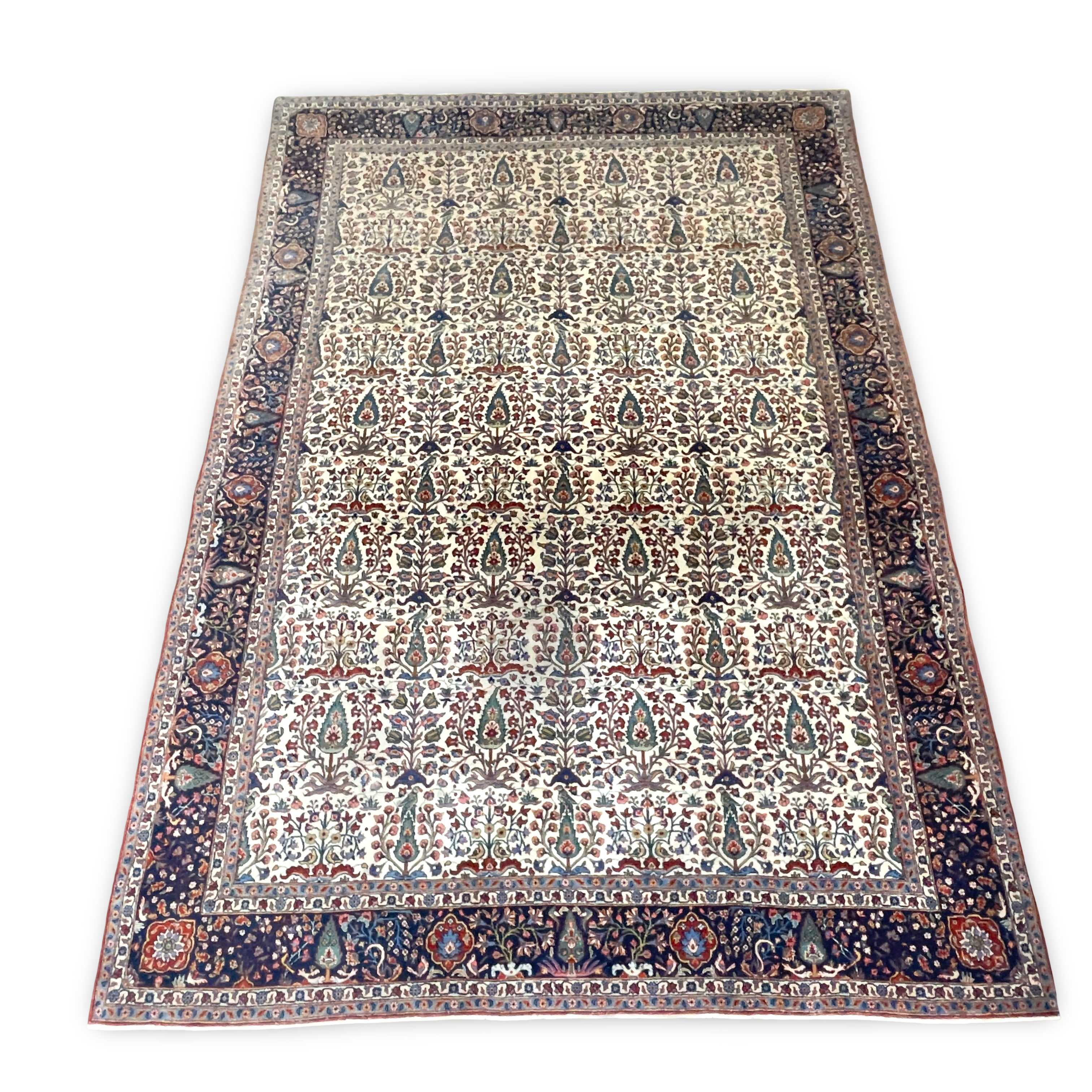 MATTA. Orientalisk, handknuten, ca 298x213 cm.