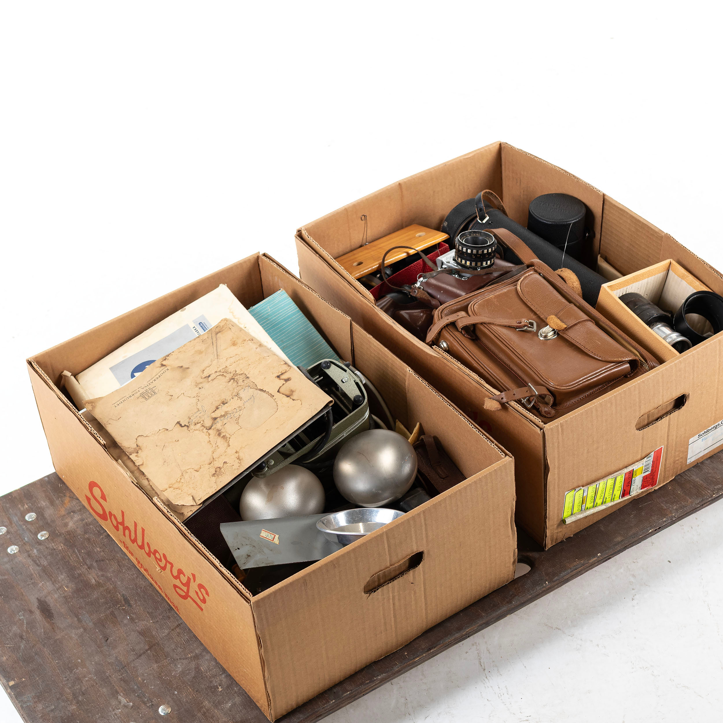 KAMERAPARTI, bl.a kameror, objektiv, reservdelar m.m.