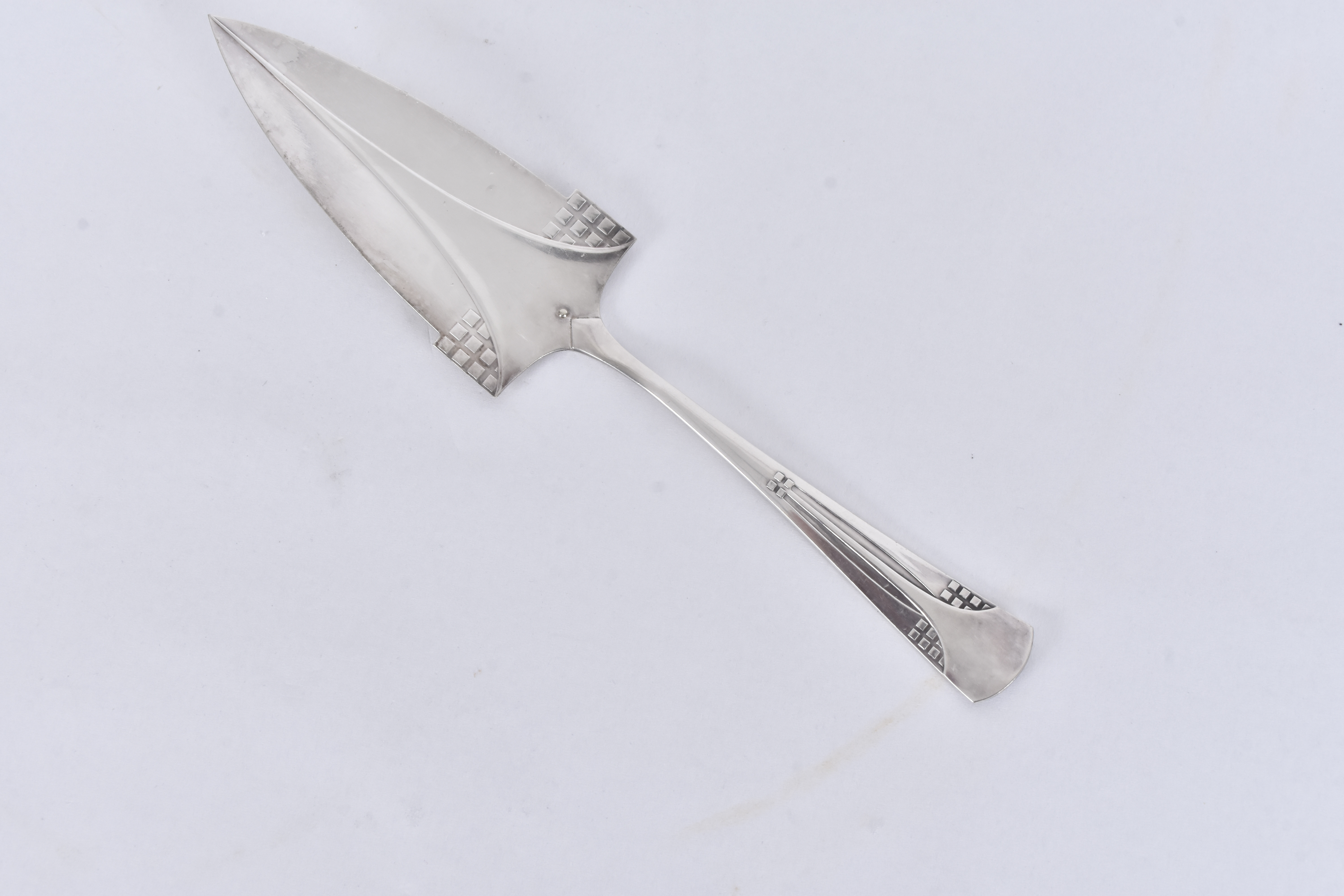 ALBERT MAYER. kakspade, nysilver, modellnummer 34.