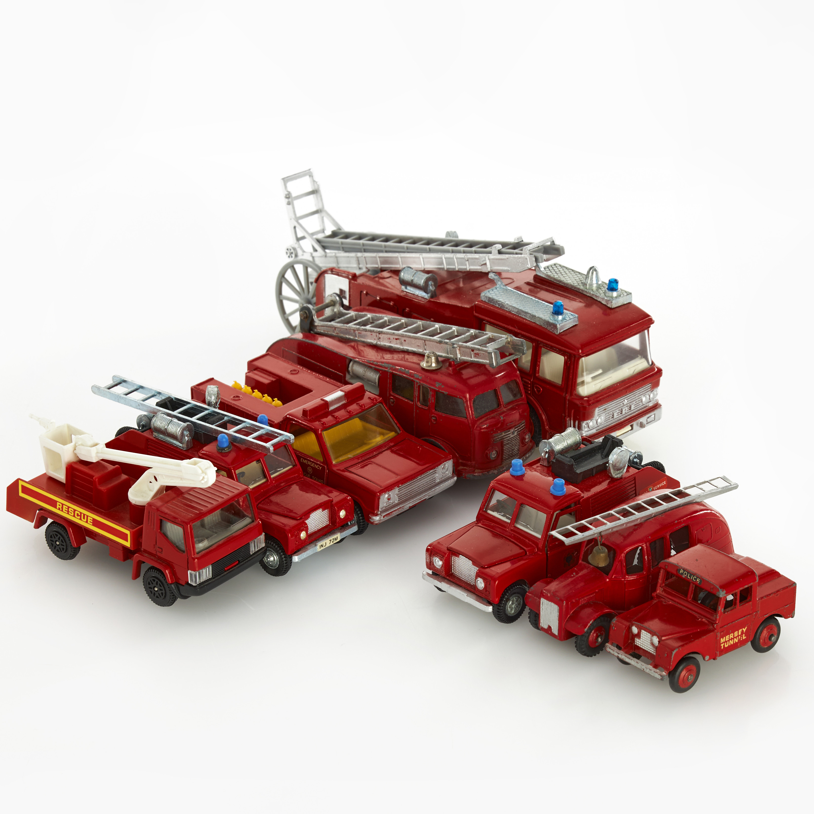 DINKY TOYS. 8 st, räddningsfordon, England, 1900-talets andra hälft, lackerad metall, detaljer i plast.