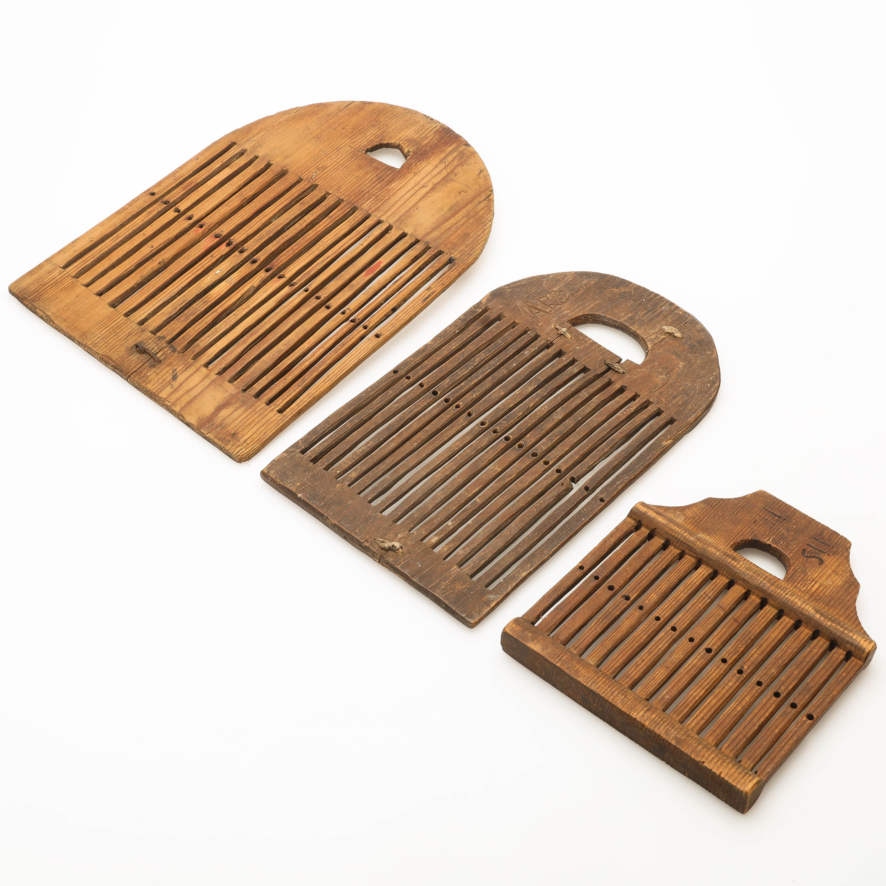 BANDSKEDAR/BANDGRINDAR, 3 st, allmoge, 1700/1800-tal.