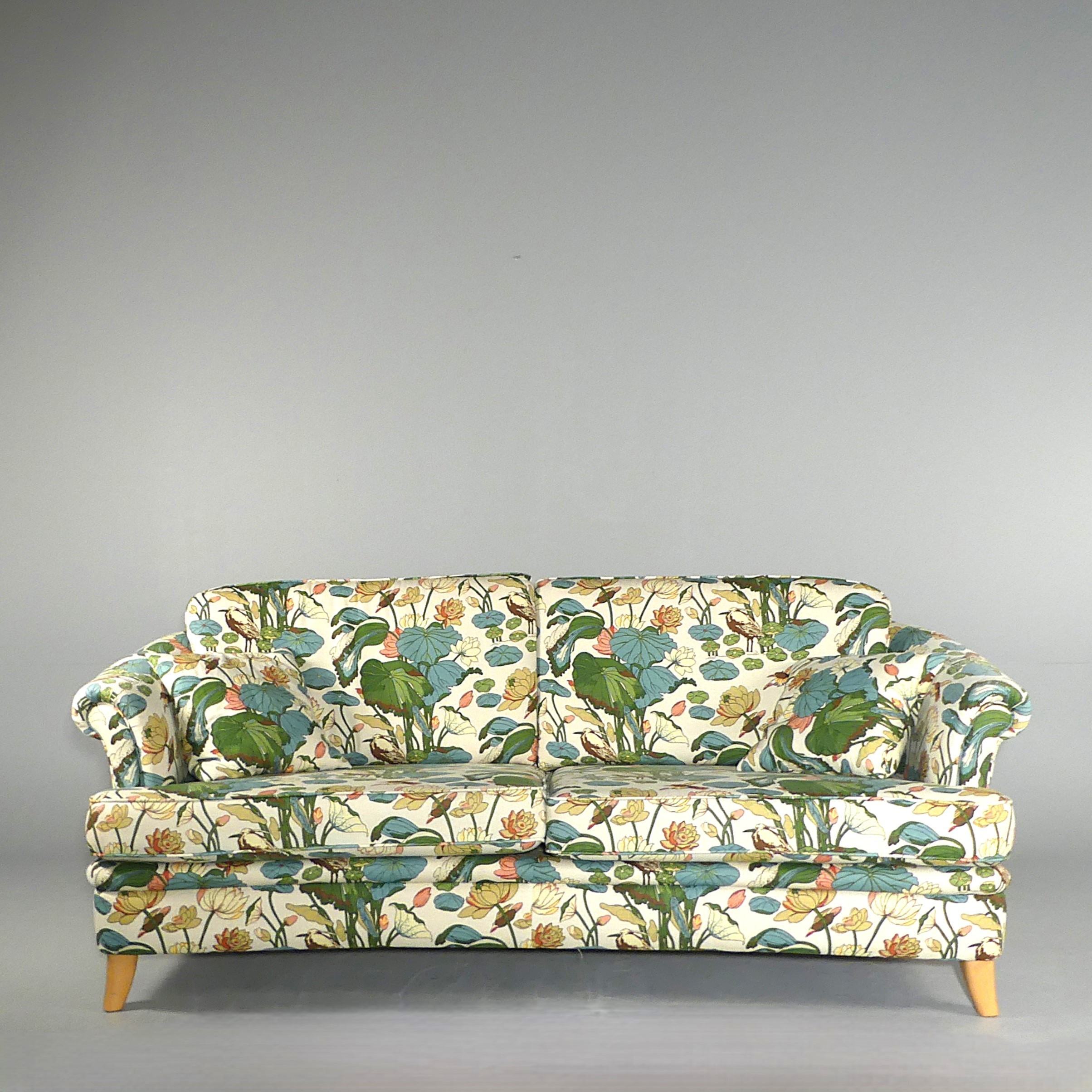 SOFFA, Bröderna Andersson, klädd i tyg Nympheus, GP & J Baker.