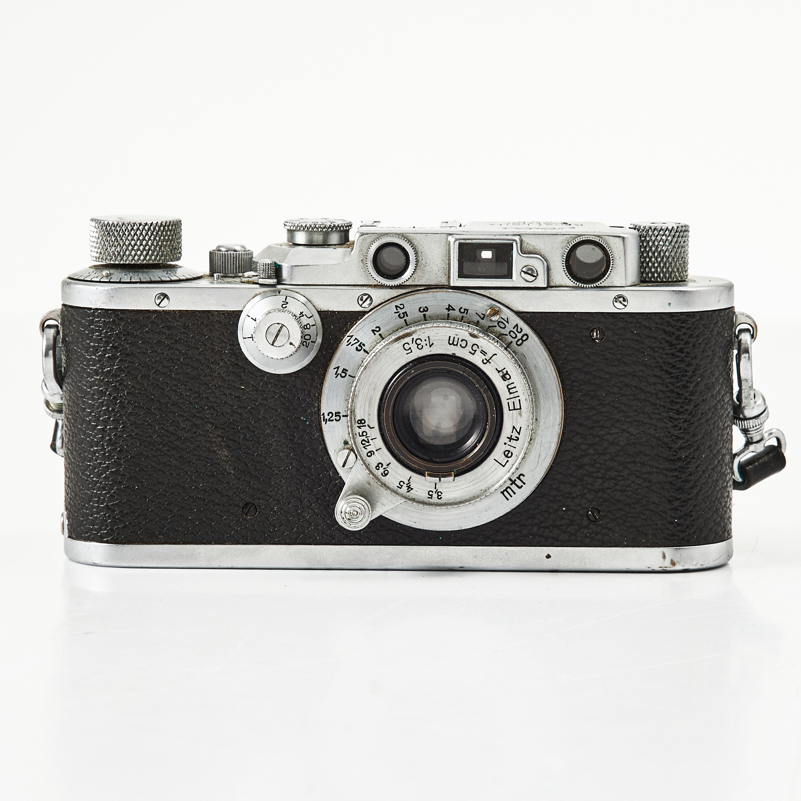 LEICA IIIa, kamerahus, inklusive två objektiv samt tillbehör.