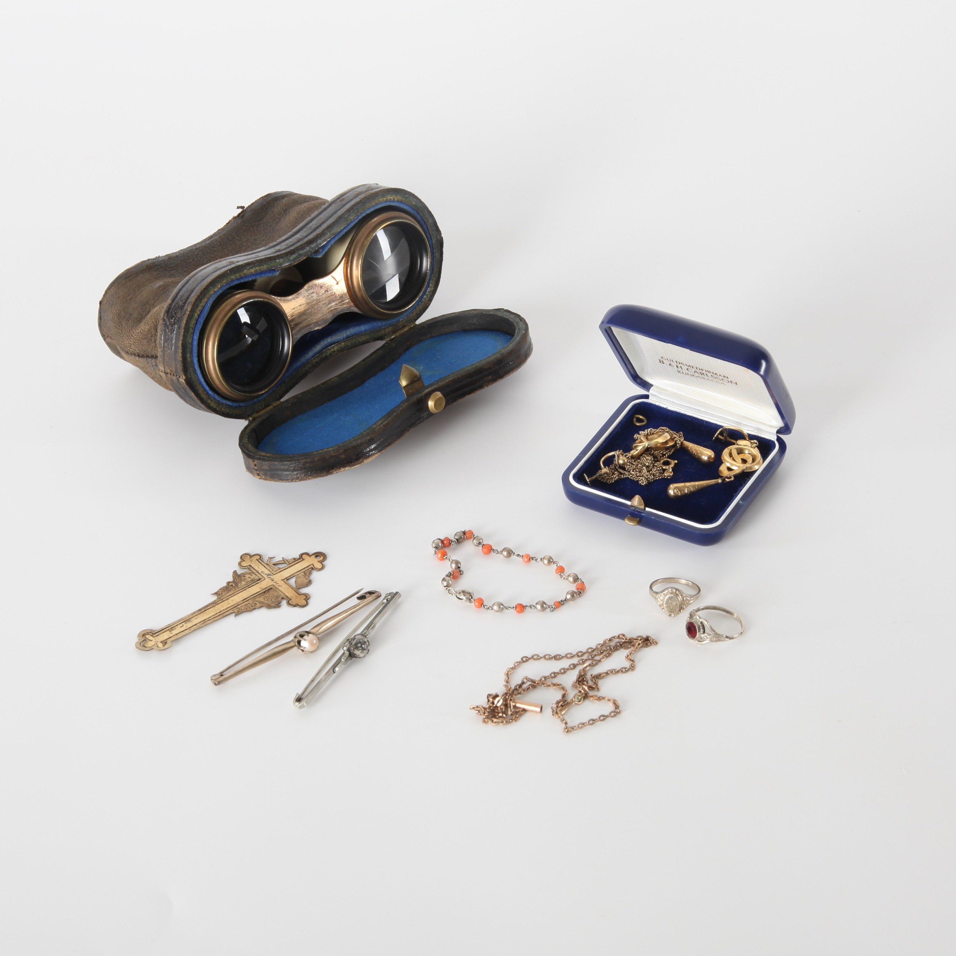 KURIOSA, 11 delar, bl. a teaterkikare och silversmycken, 18/1900-tal.