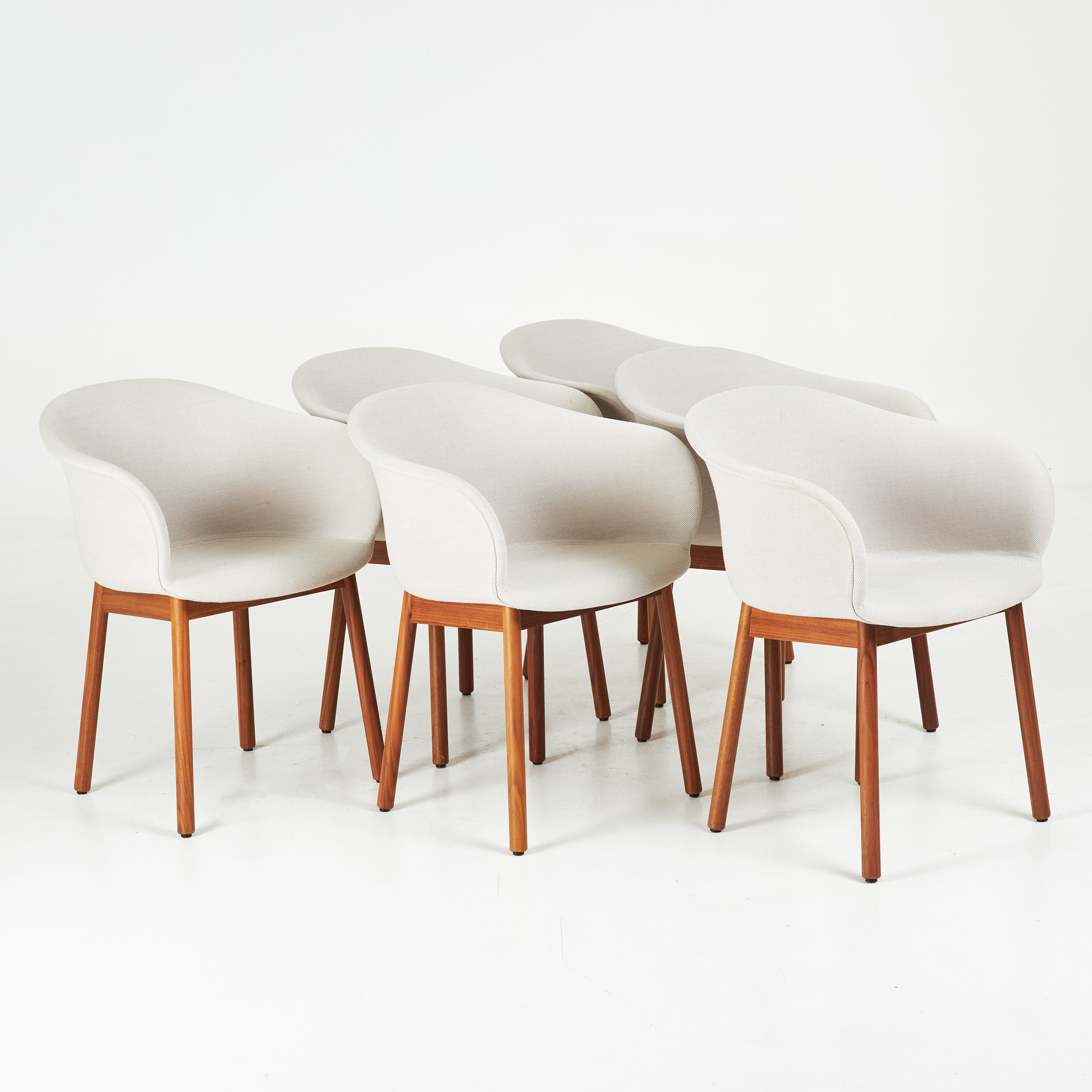 JAIME HAYON. Stolar, 6 st, "JH31 Elefy", &Tradition, betsad ek, samtida.