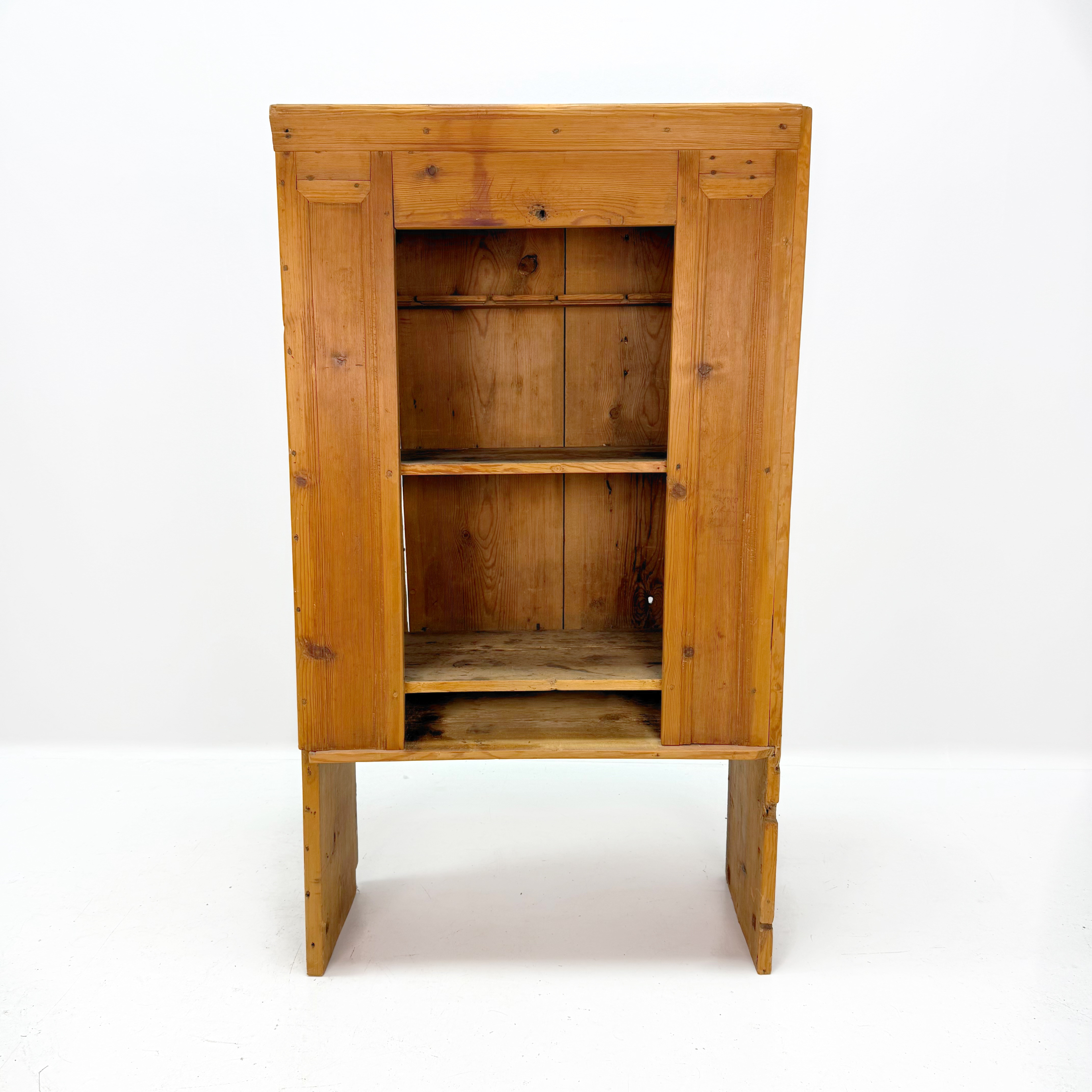 ALLMOGESKÅP, bruksmöbel 18/1900 tal.