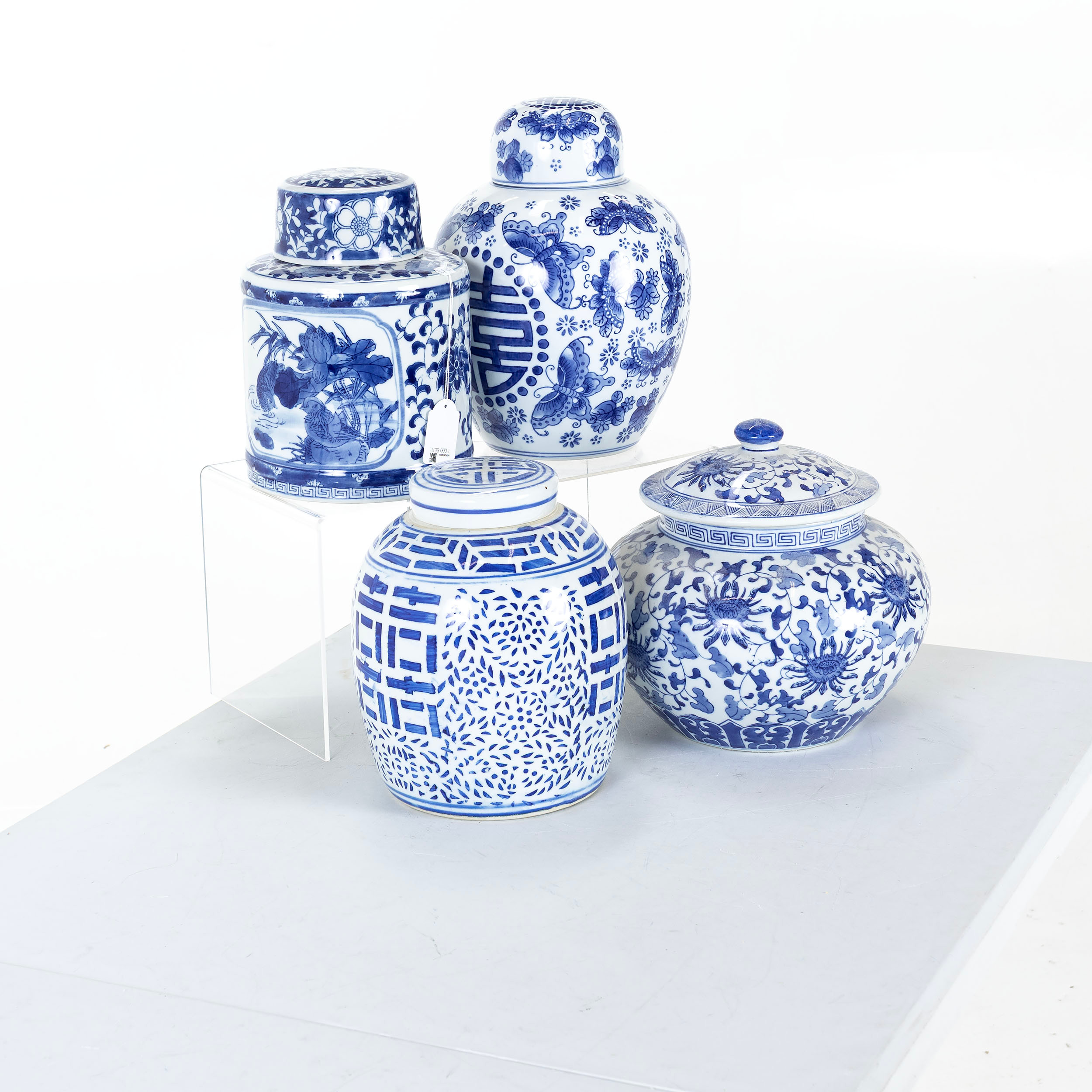 PORSLIN, 4 delar, Kina b.la krus, sent 1900/samtida.