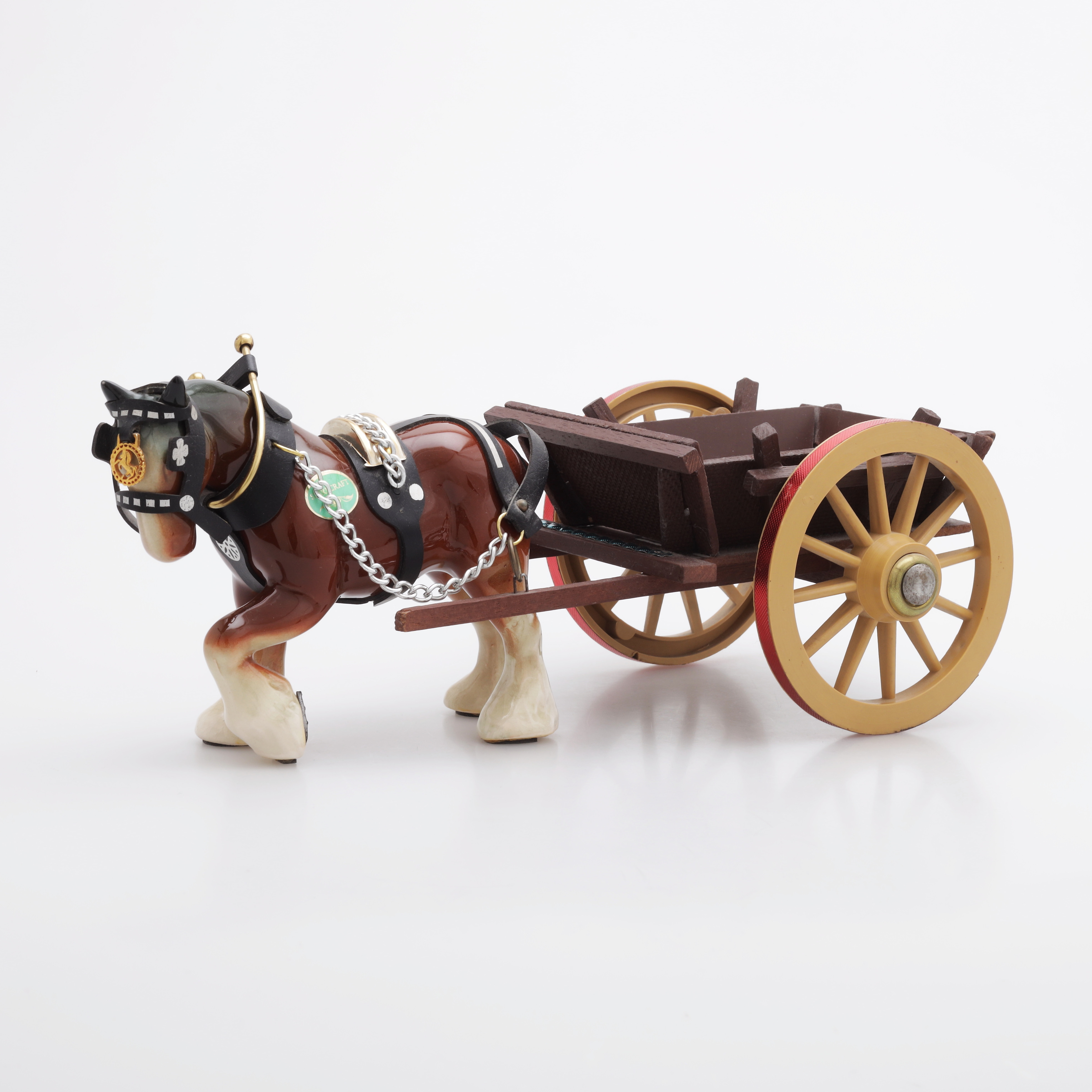 SHIREHÄST med VAGN, porslin och plast, "Shirecraft".