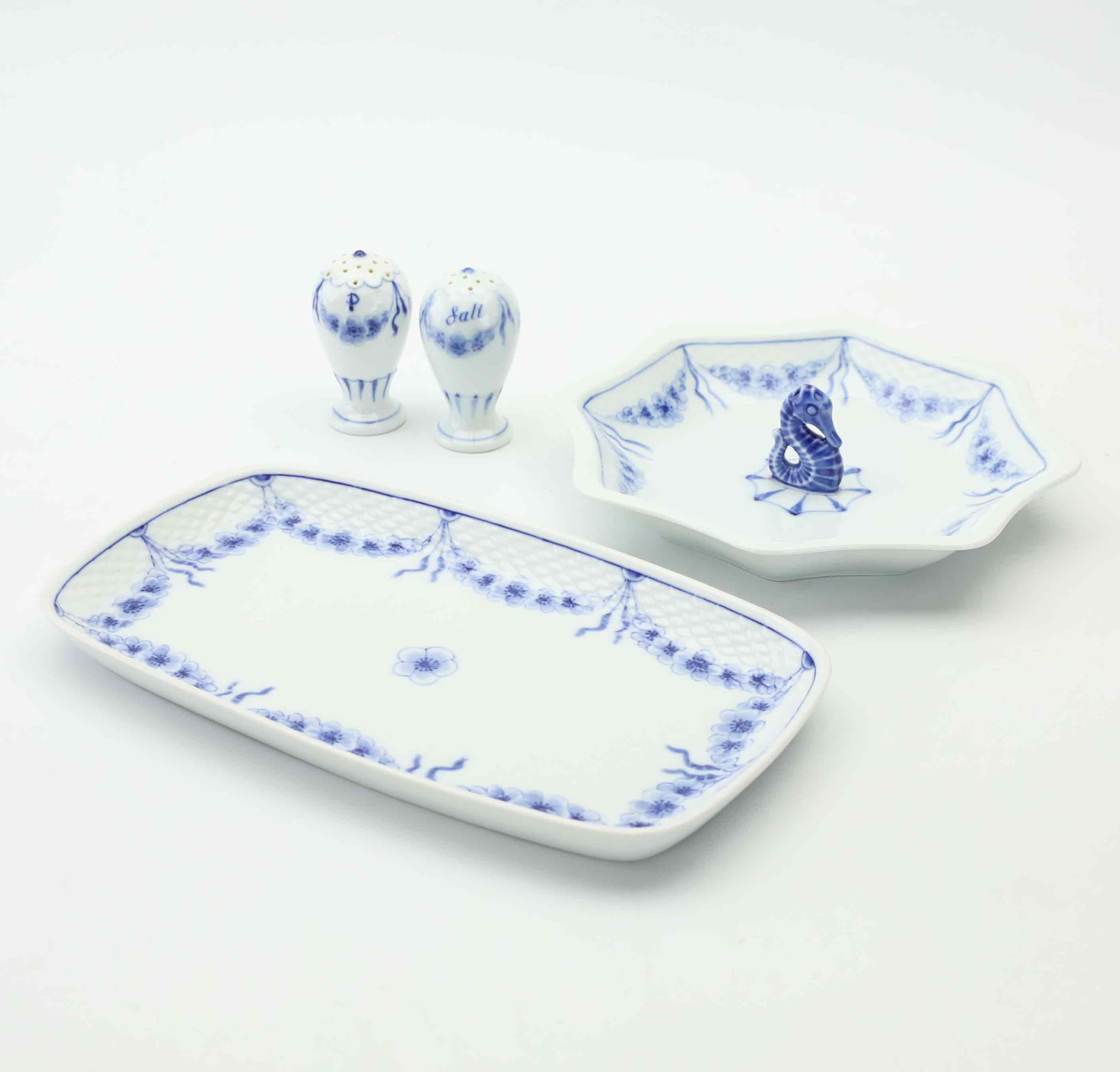 SERVISDELAR, 4 delar, "Empire", Bing & Gröndahl, 1900-tal.