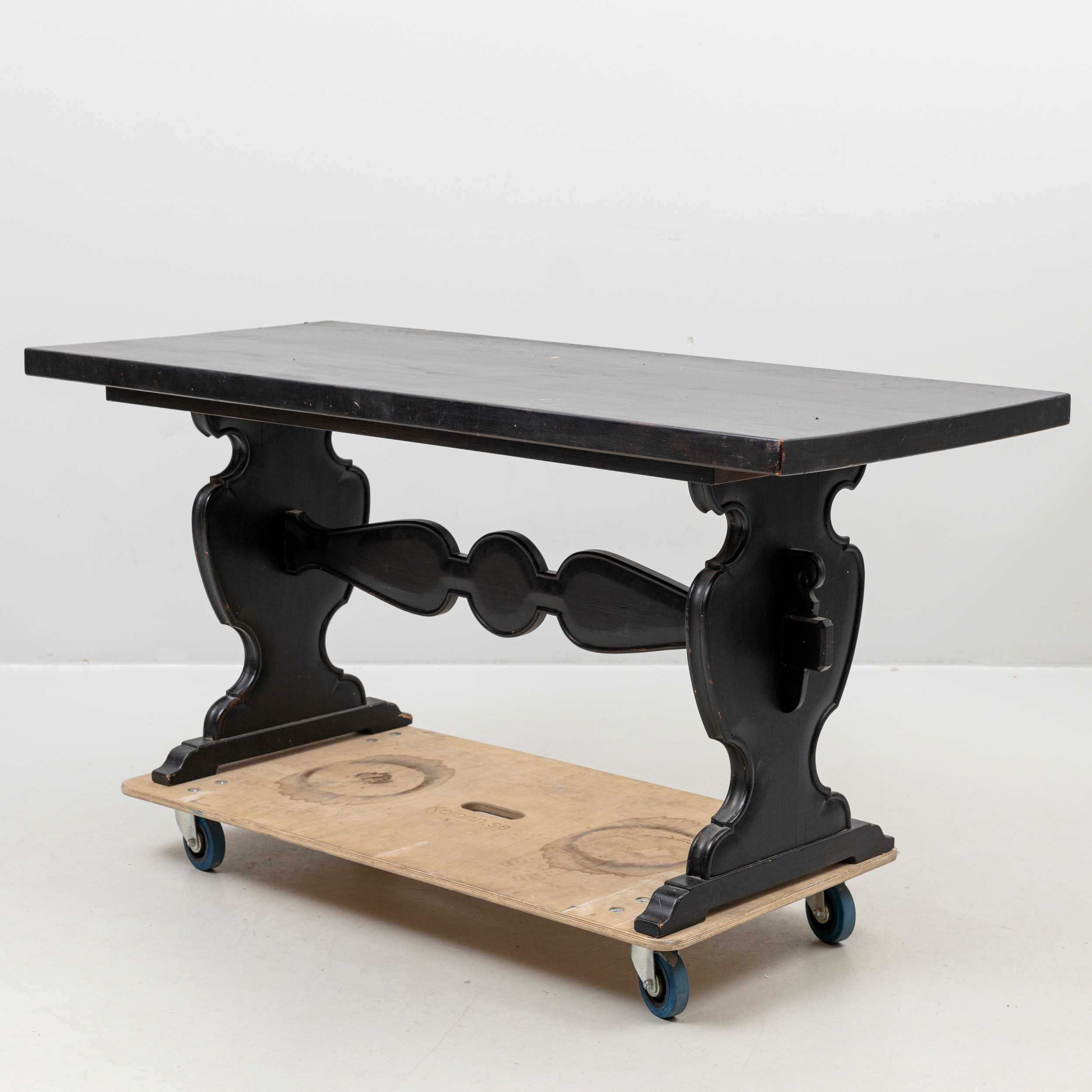 BOCKBORD, svartmålat, 1900-talets mitt.