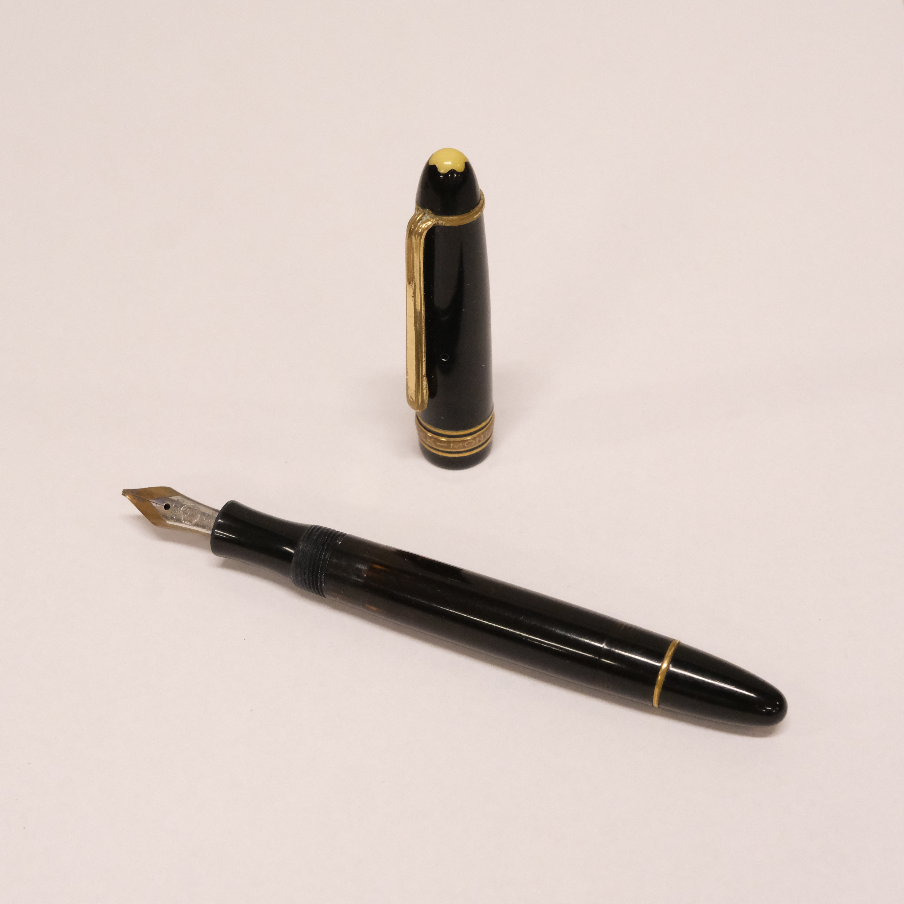 RESERVOARPENNA. MONTBLANC. MEISTERSTUCK.