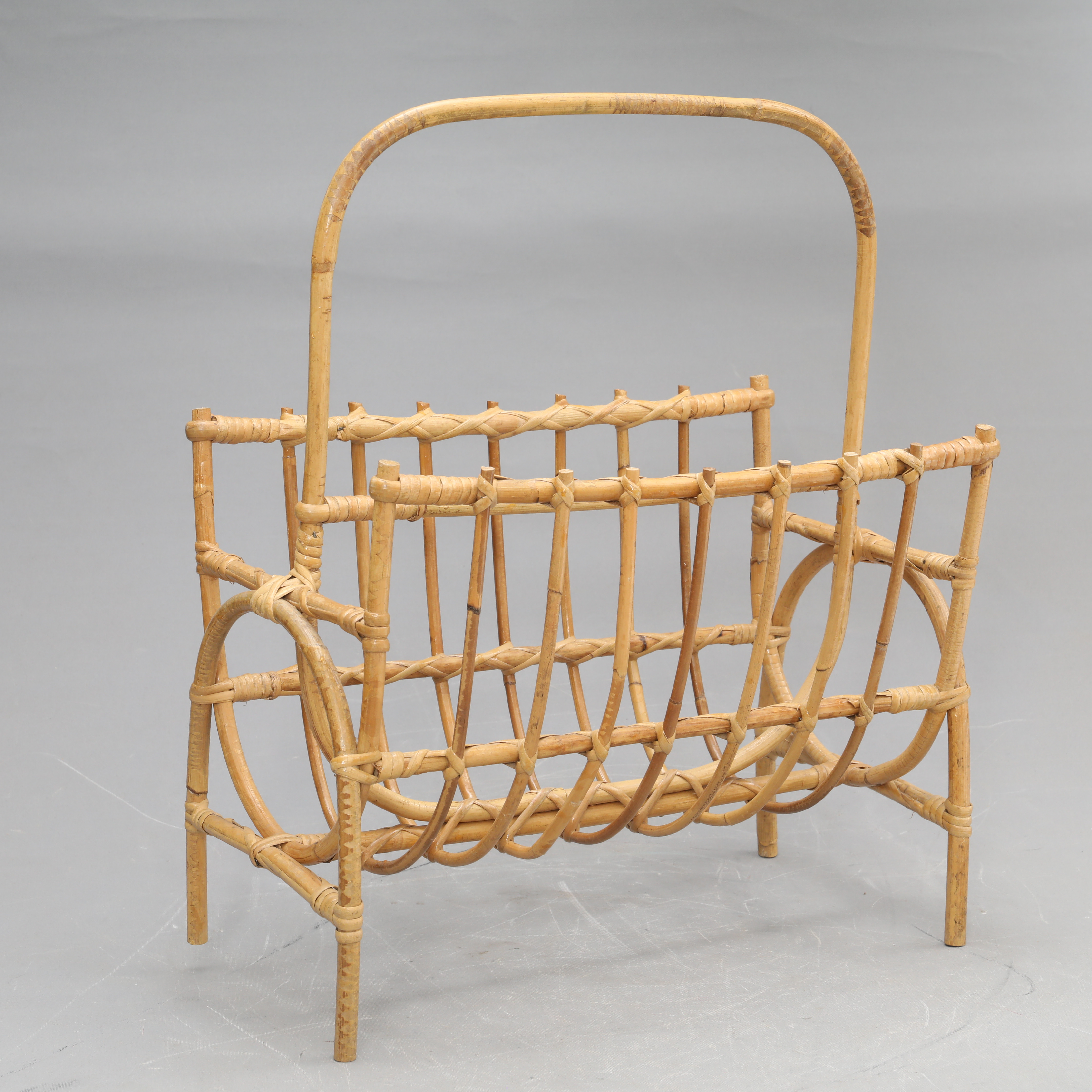 TIDNINGSSTÄLL, rotting.